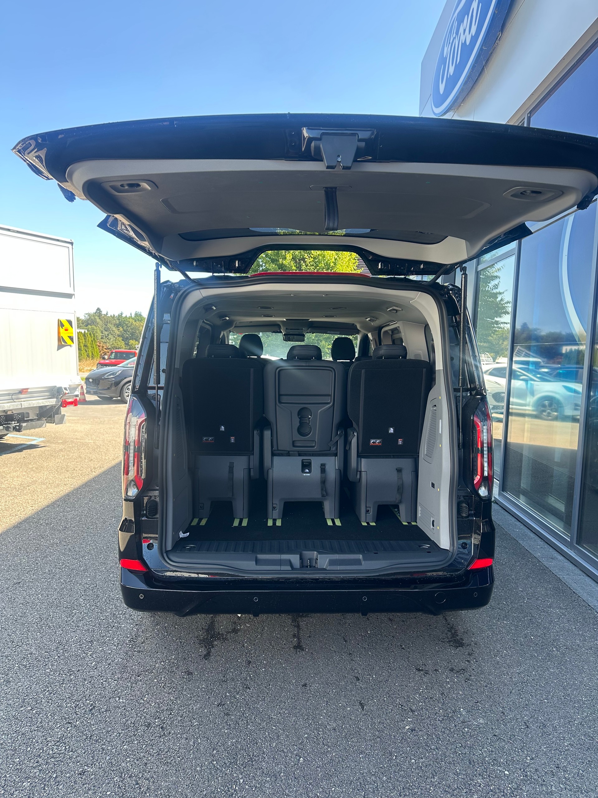 FORD Tourneo Custom 320 L1 2.0 EcoBl Sport/170CV/Aut.4x4-image-6