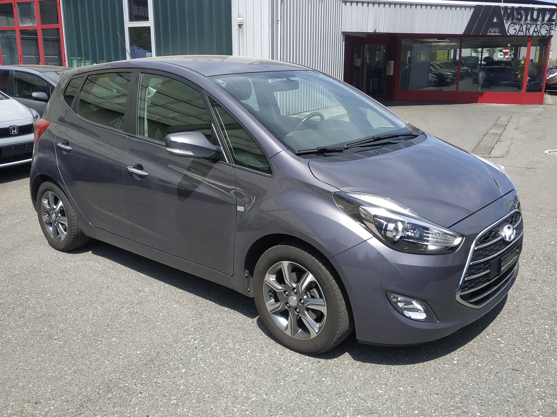 HYUNDAI iX20 1.6 CRDi Amplia-image-1