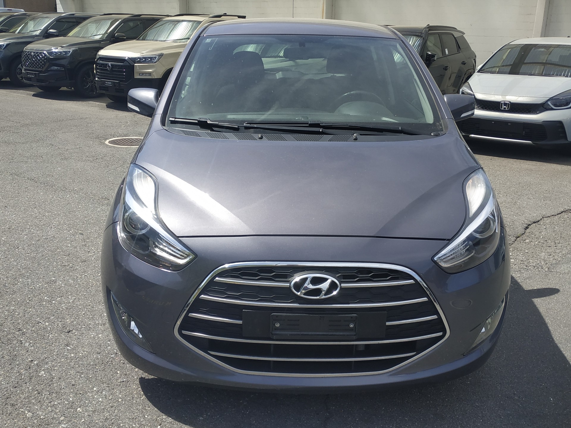 HYUNDAI iX20 1.6 CRDi Amplia-image-3