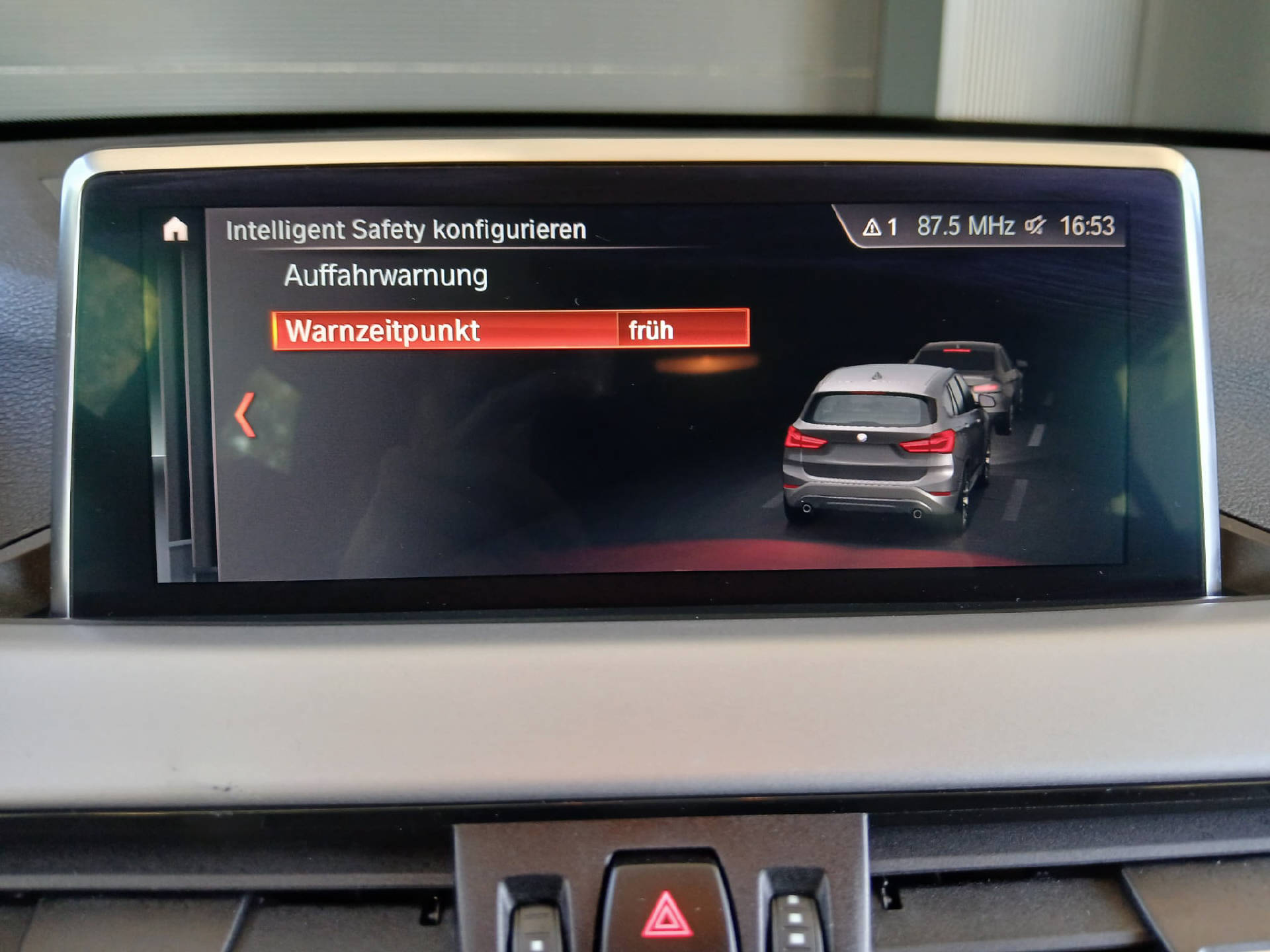 BMW X1 20d xDrive-image-12