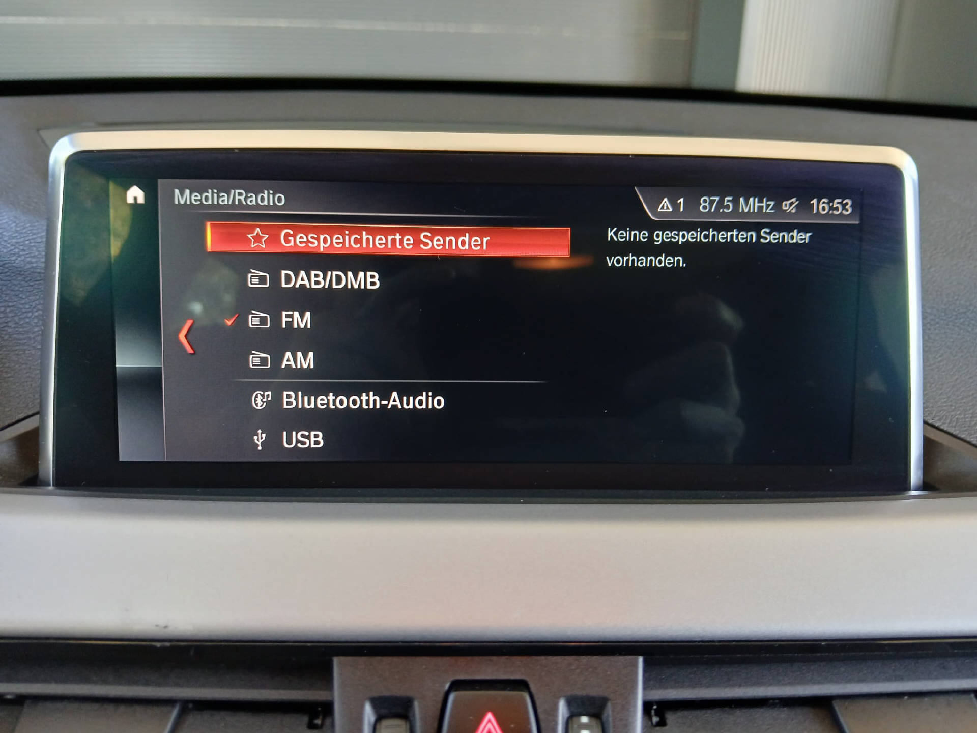 BMW X1 20d xDrive-image-13