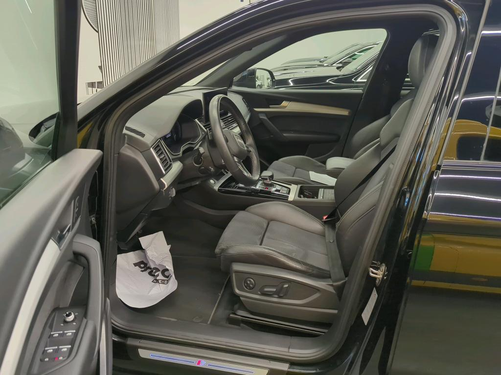 AUDI Q5 50 TFSI e PHEV S line quattro S-tronic-image-2