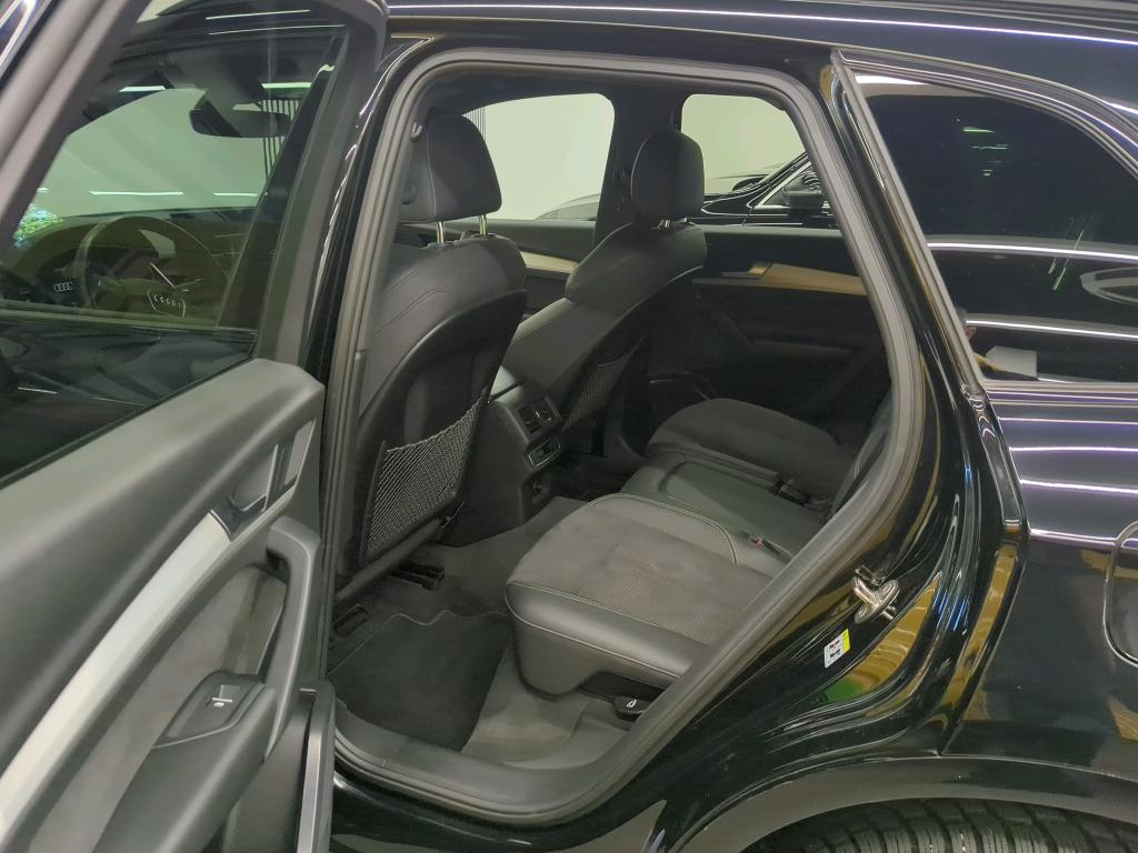 AUDI Q5 50 TFSI e PHEV S line quattro S-tronic-image-4