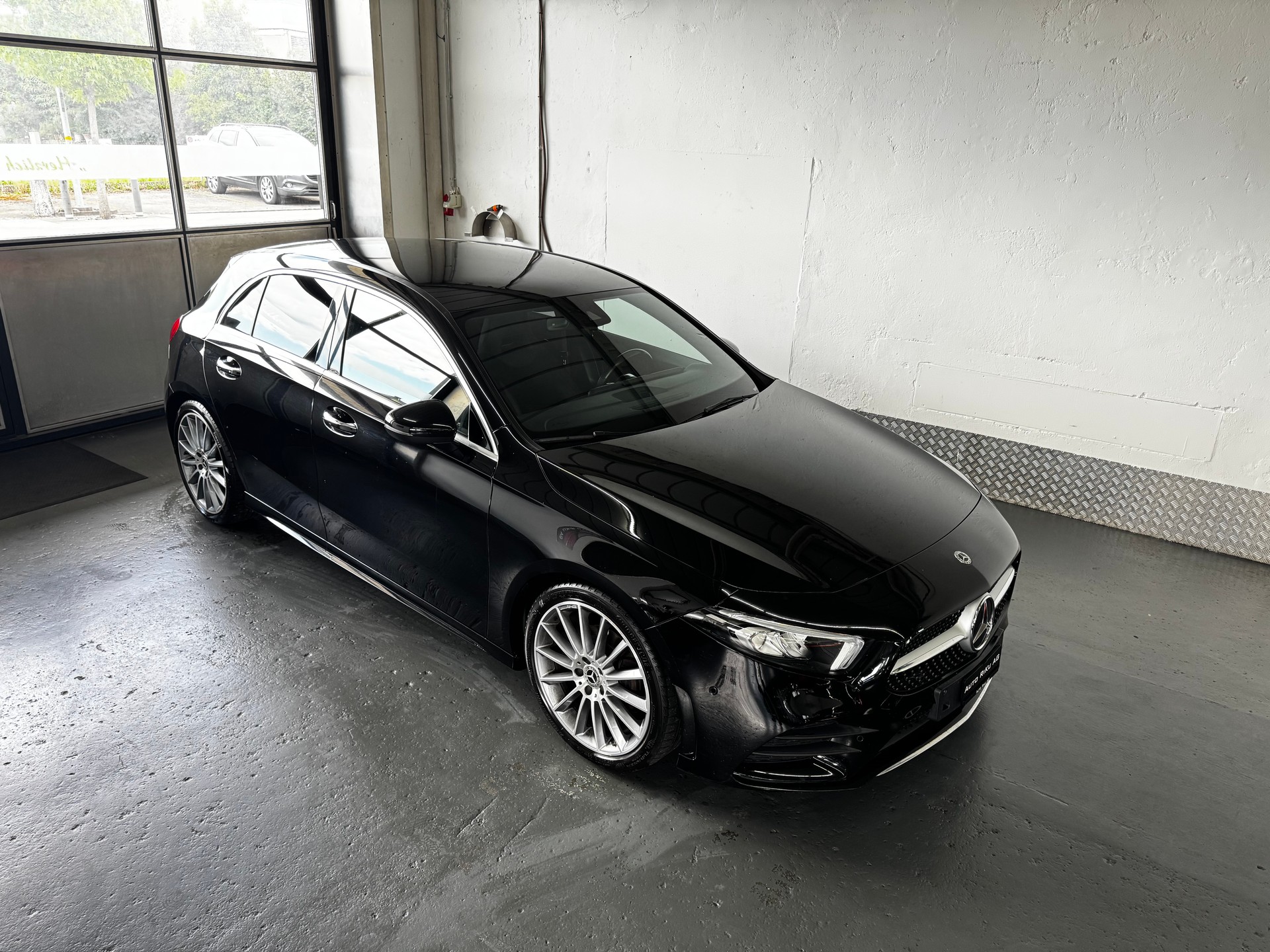 MERCEDES-BENZ A 200 AMG Line 7G-DCT-image-0