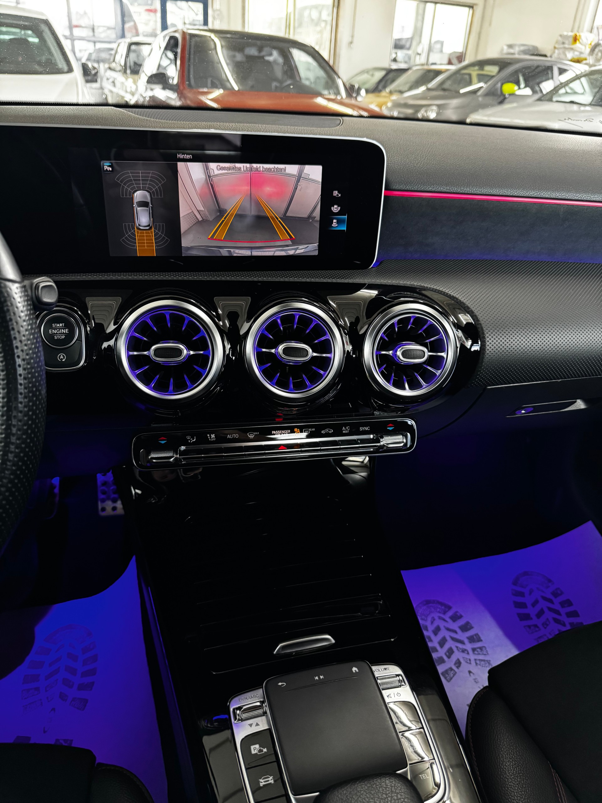 MERCEDES-BENZ A 200 AMG Line 7G-DCT-image-17