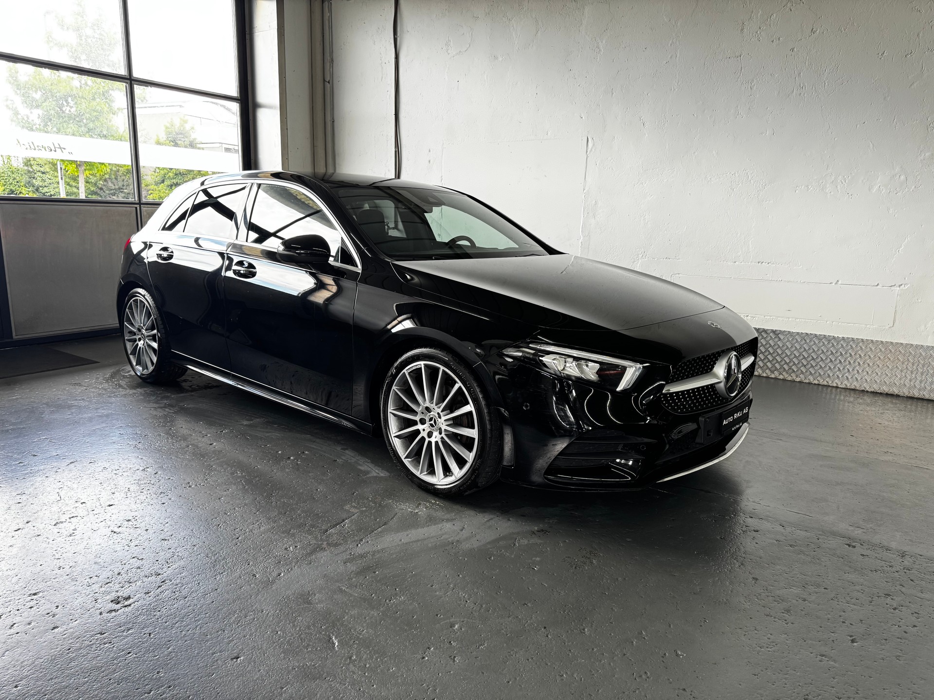 MERCEDES-BENZ A 200 AMG Line 7G-DCT-image-1