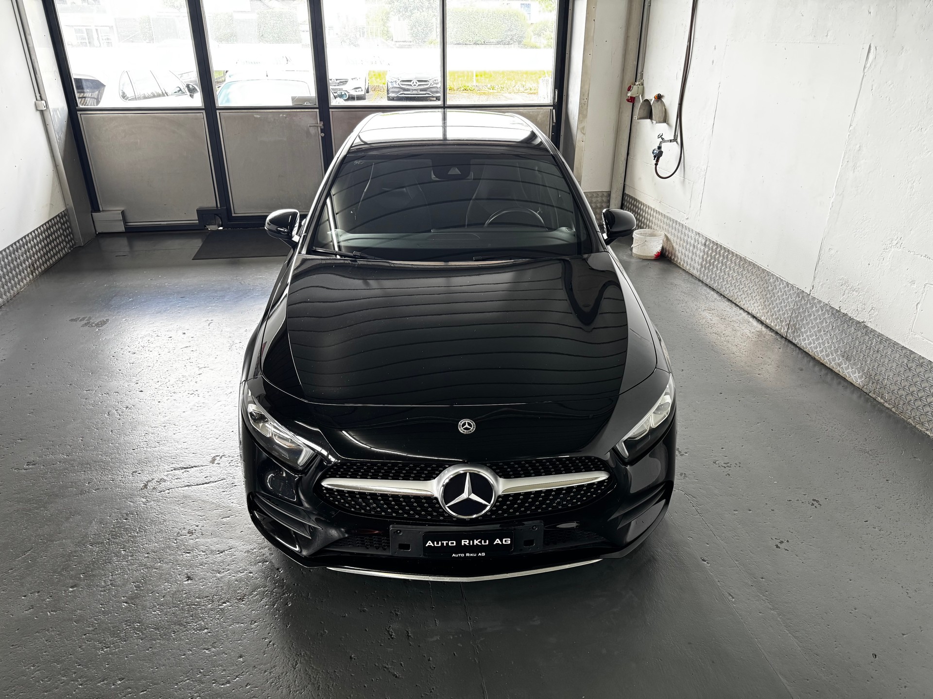 MERCEDES-BENZ A 200 AMG Line 7G-DCT-image-2