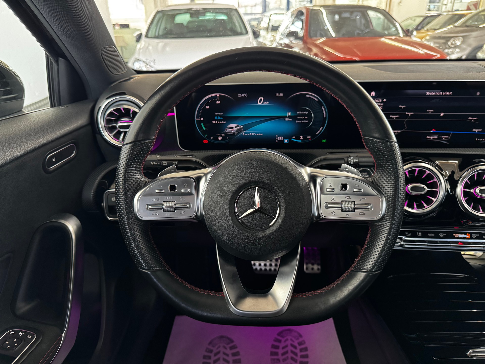 MERCEDES-BENZ A 200 AMG Line 7G-DCT-image-16