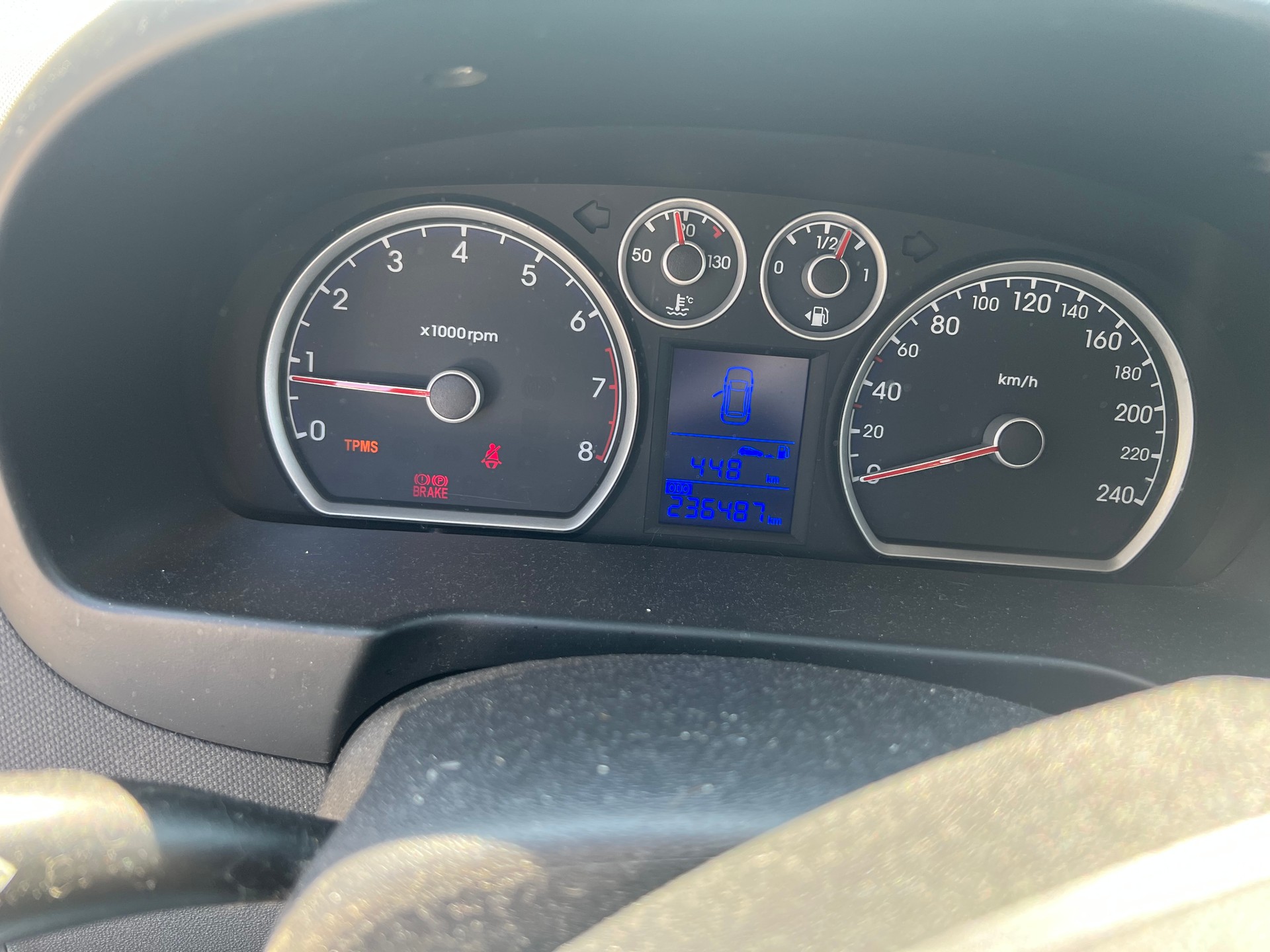 HYUNDAI i30 2.0 Premium-image-7
