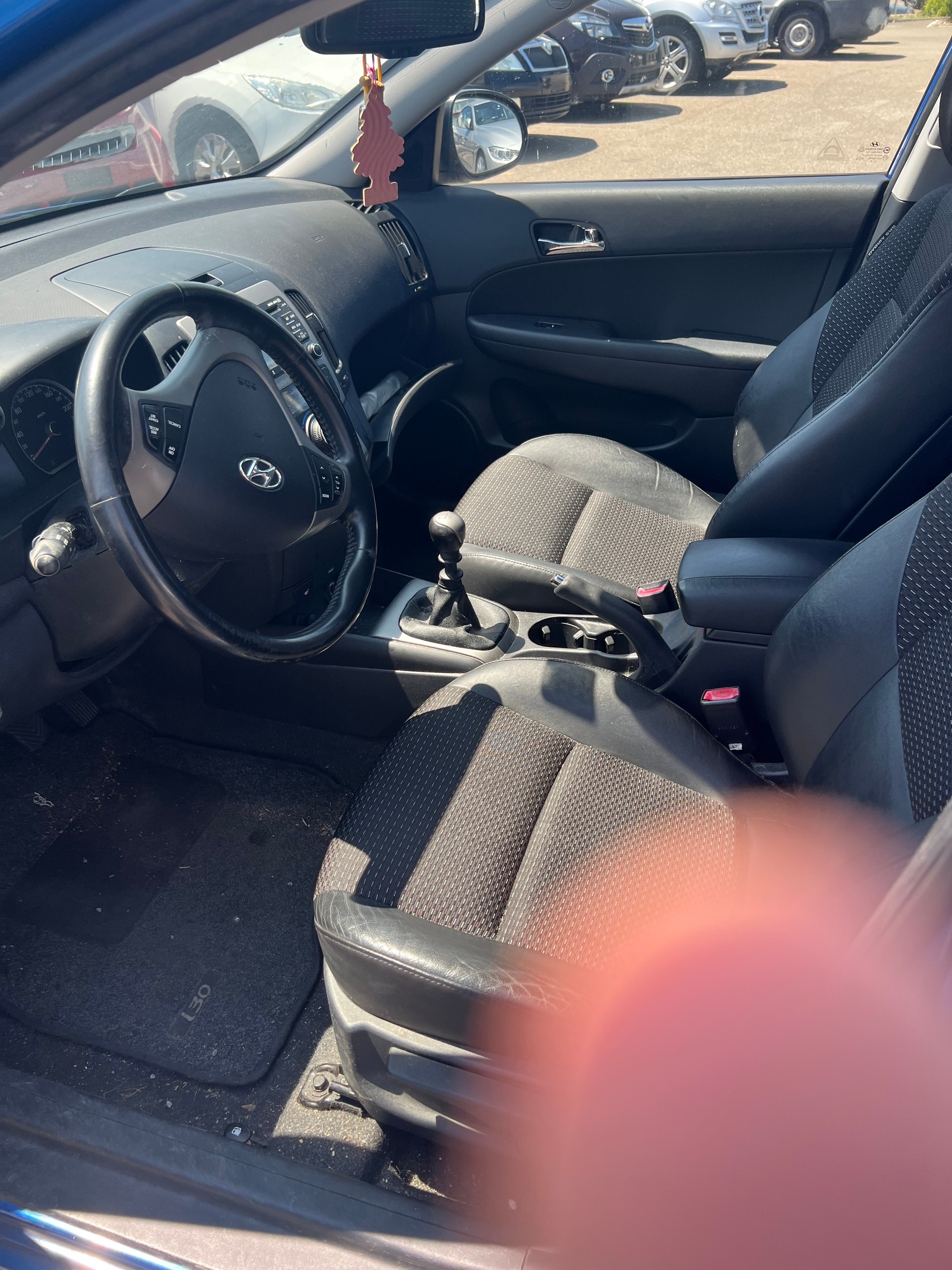 HYUNDAI i30 2.0 Premium-image-6