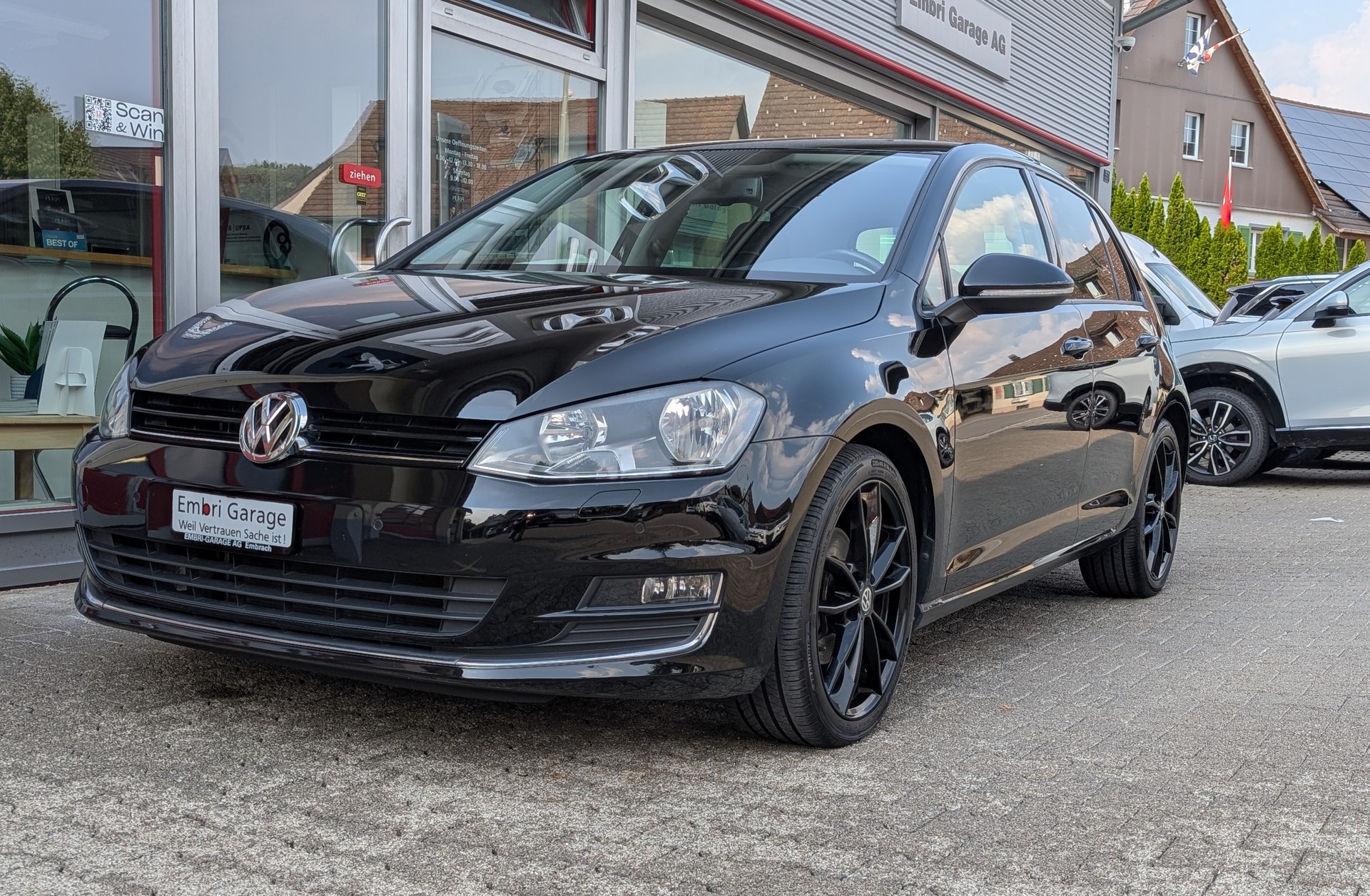 VW Golf 1.4 TSI R-Line Design DSG-image-2