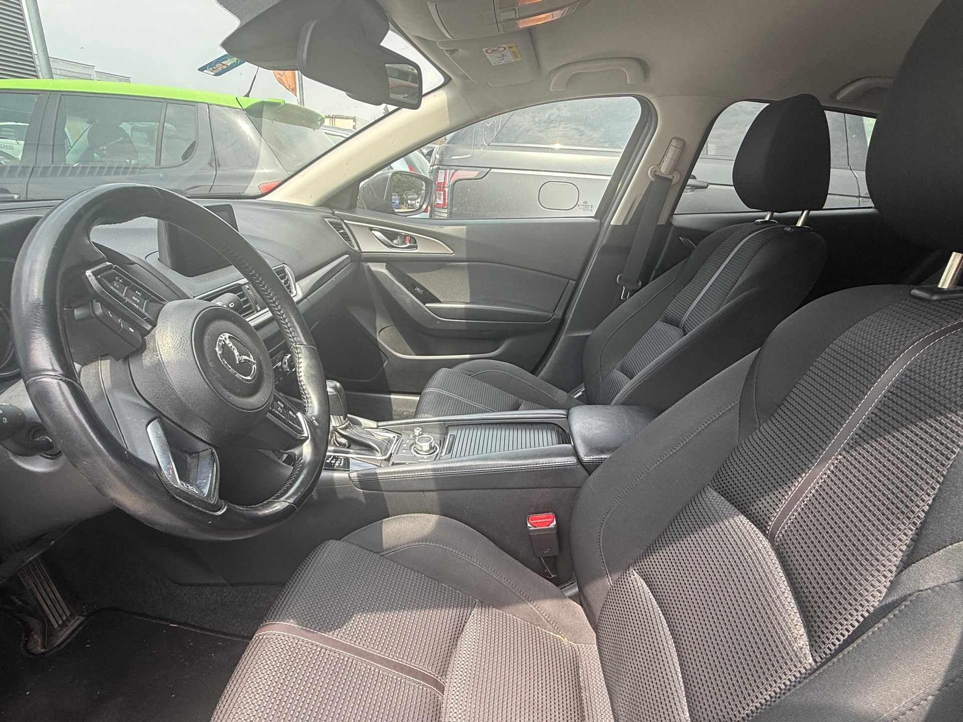 MAZDA 3 SKYACTIV-D 105 Ambition Plus Automat-image-5