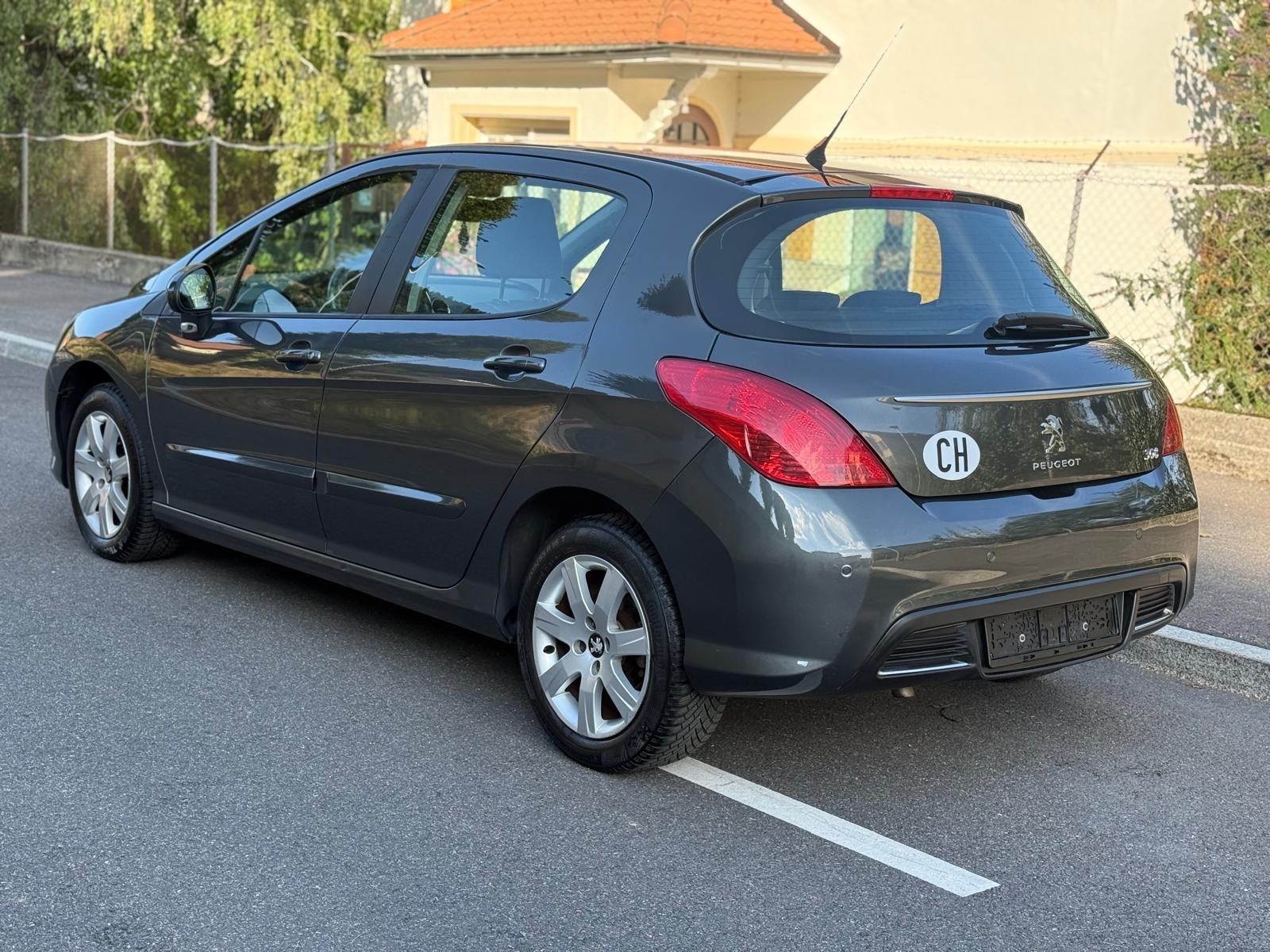 PEUGEOT 308 1.6 16V VTI Active Automatic-image-5