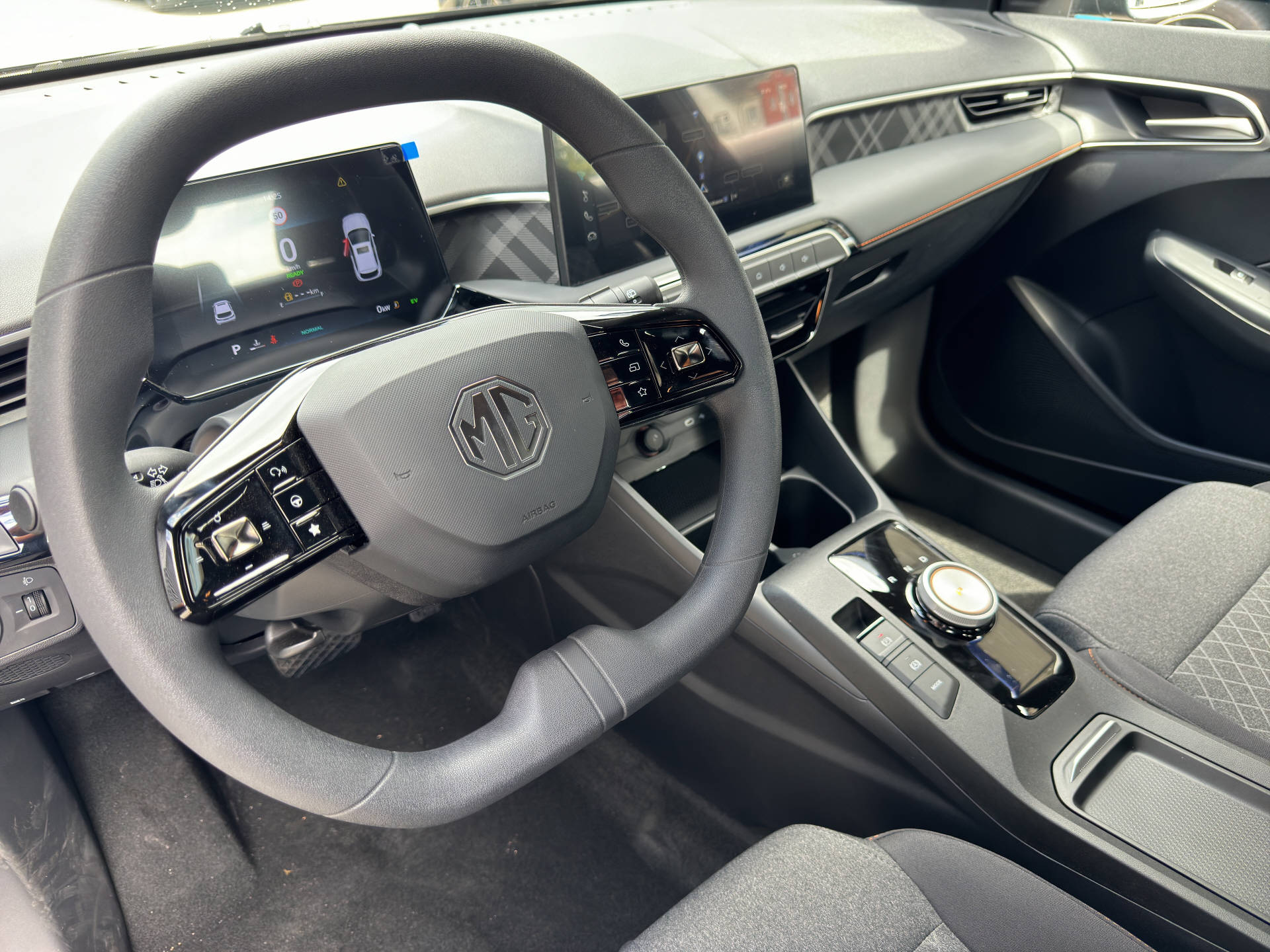 MG 3 1.5 Hybrid+ Luxury-image-7