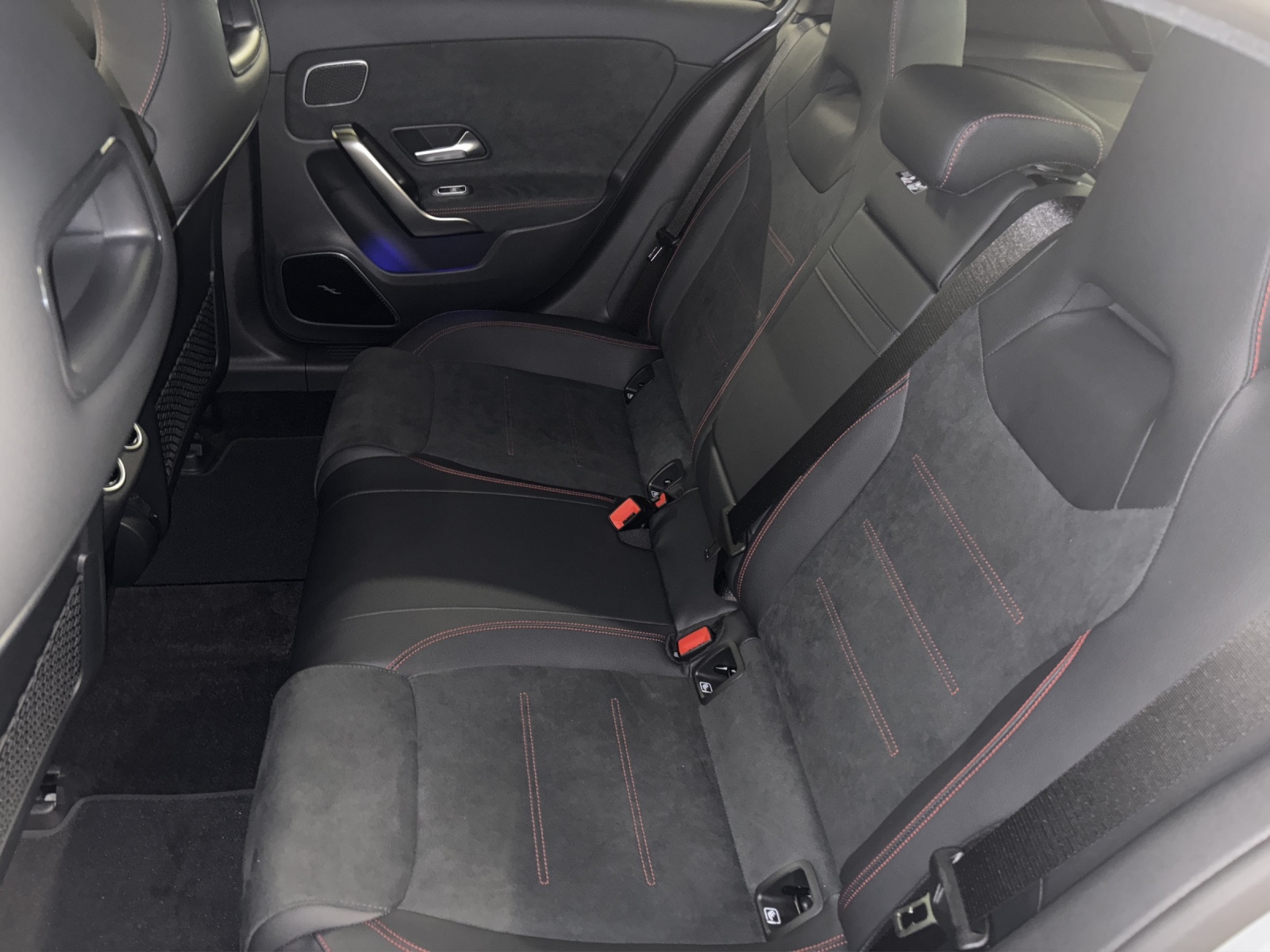 MERCEDES-BENZ A 220 4M Berline Compacte-image-10