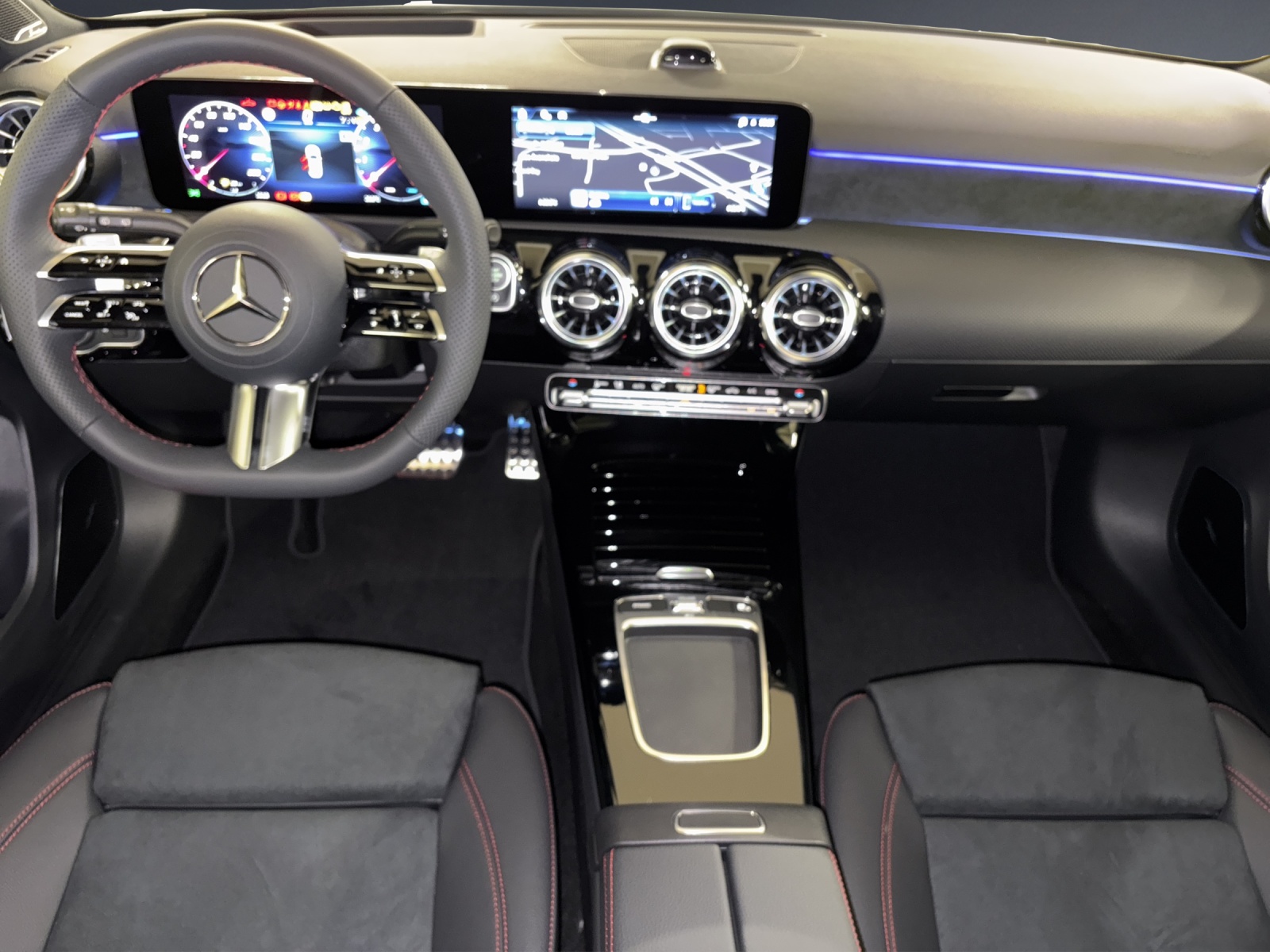 MERCEDES-BENZ A 220 4M Berline Compacte-image-5