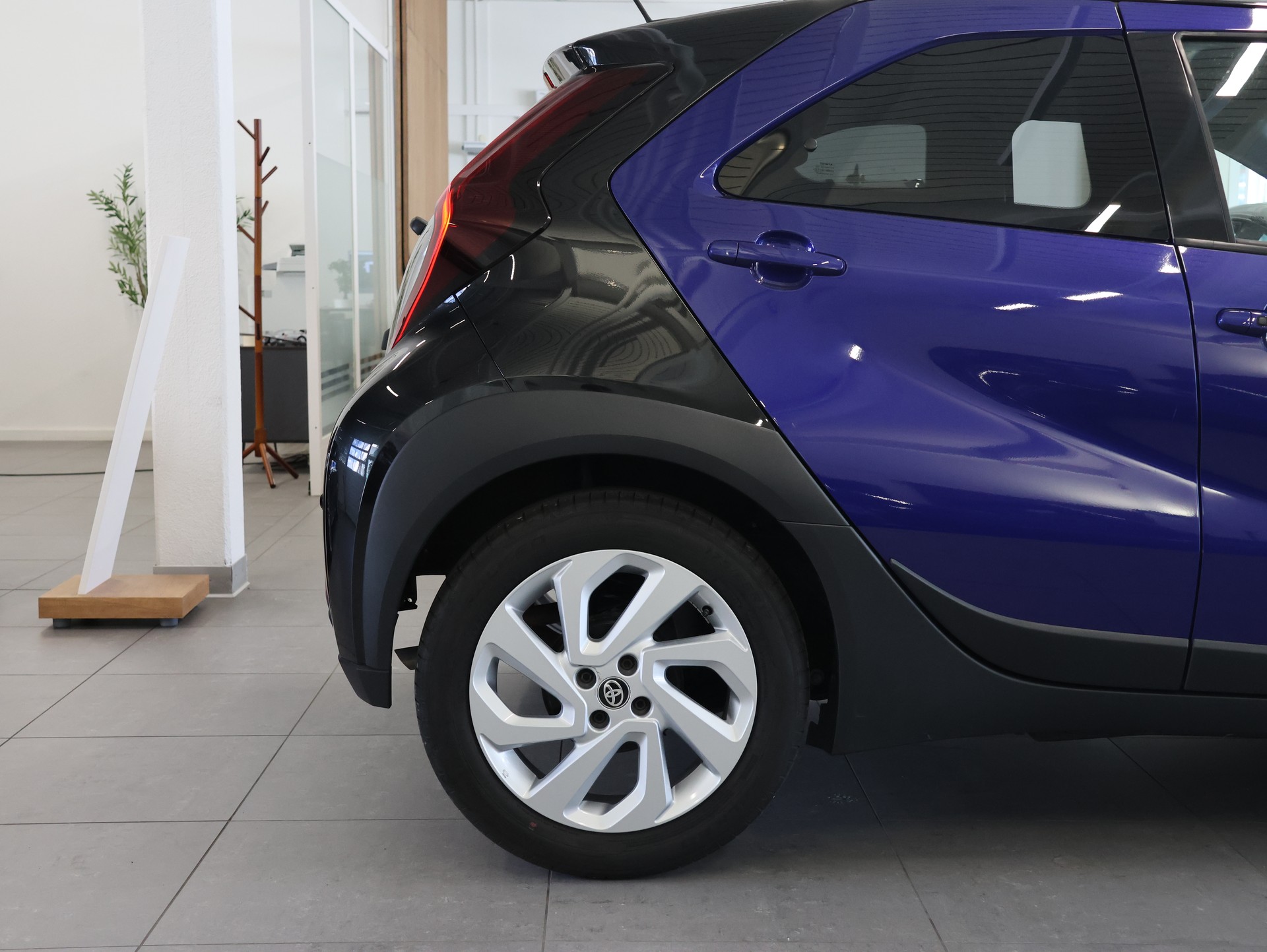 TOYOTA Aygo X 1.0 VVT-i Trend CVT *Sitzheizung* *Rückfahrkamera* *Faltdach*-image-6