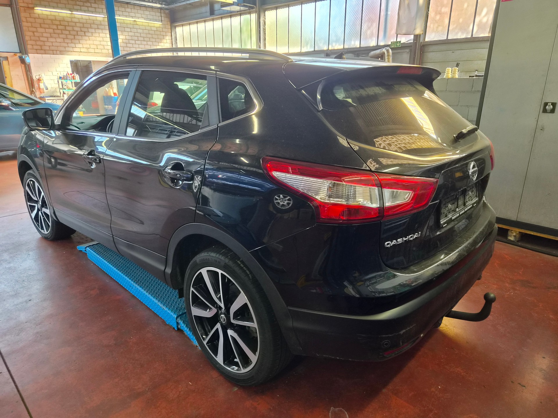 NISSAN Qashqai 1.2 DIG-T tekna Xtronic CVT GETRIEBESCHADEN!-image-3