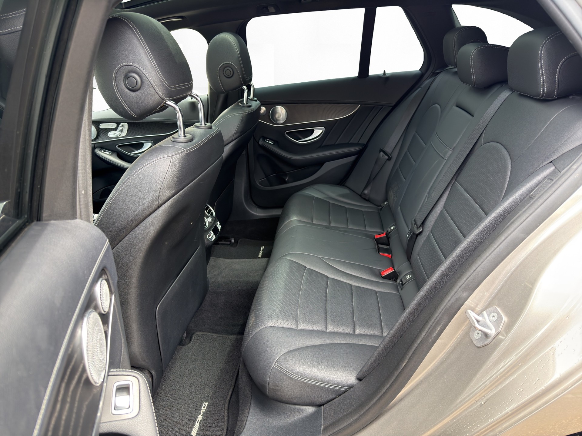 MERCEDES-BENZ C 200 AMG Line 4Matic 9G-Tronic-image-11