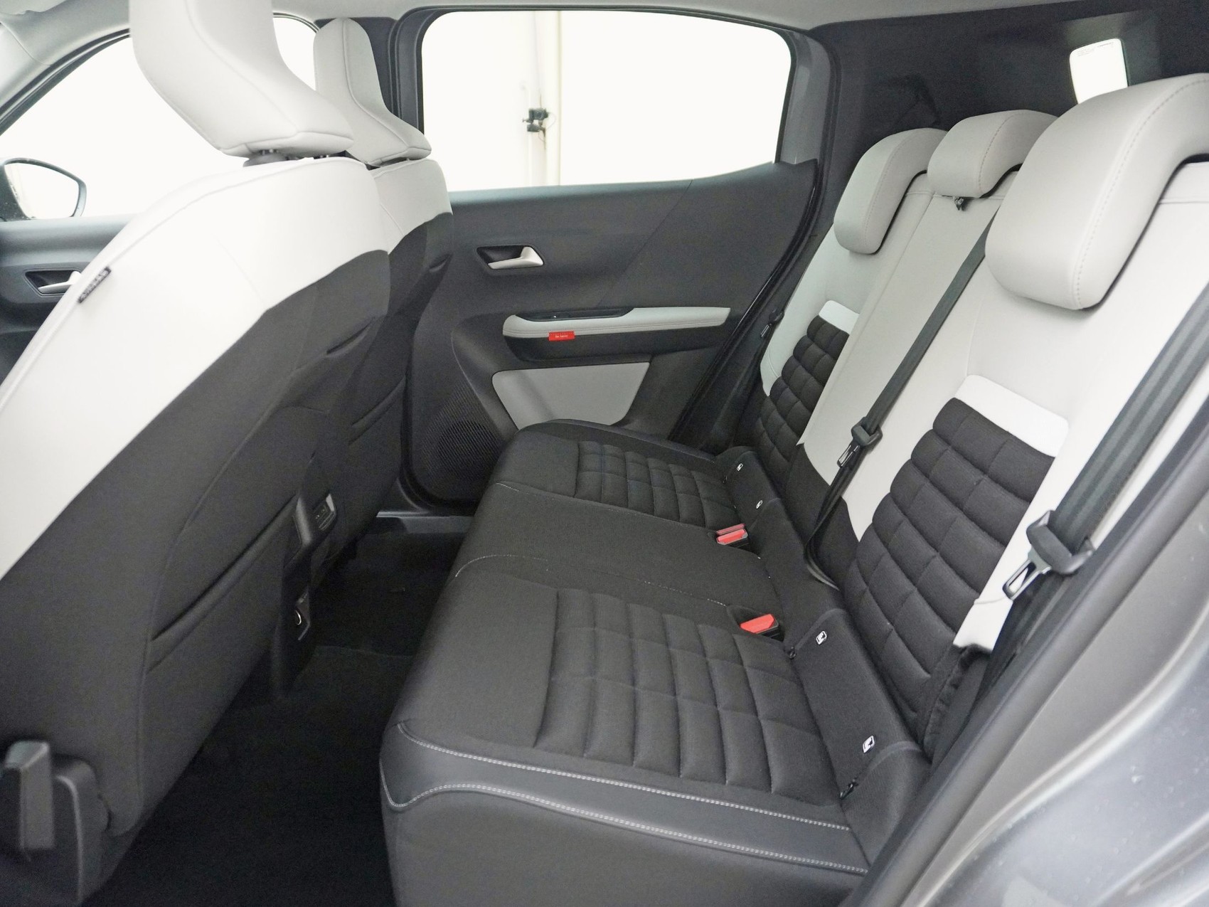 CITROEN C3 Aircross 1.2 Hybrid Business-image-19