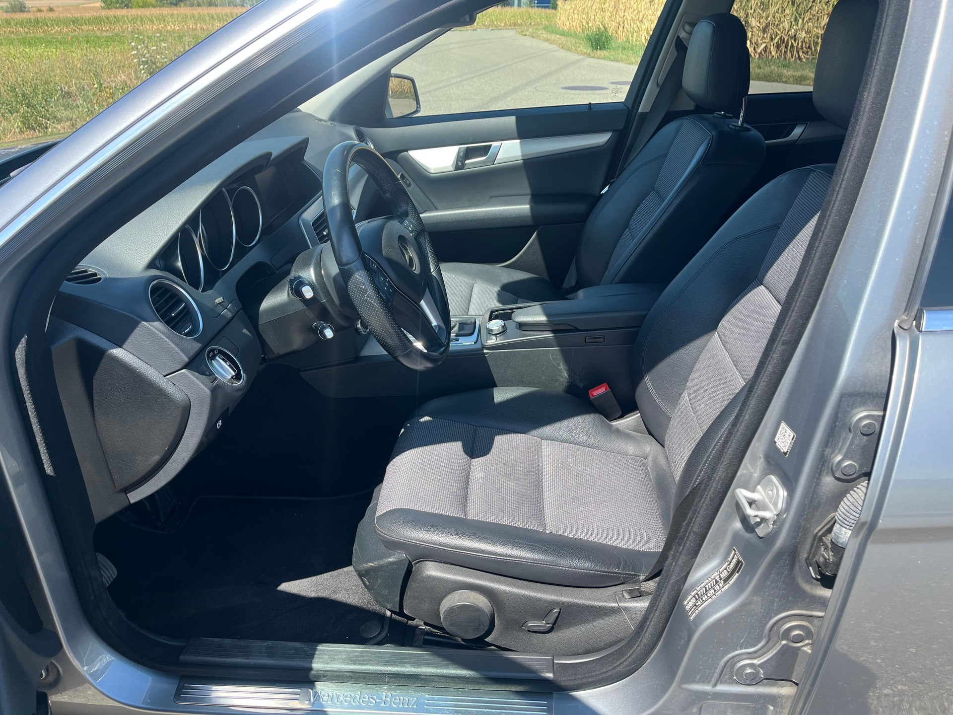 MERCEDES-BENZ C 250 CDI Avantgarde 4Matic 7G-Tronic-image-15