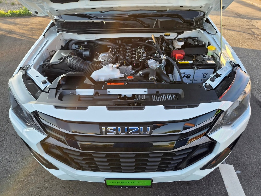 ISUZU D-MAX 2.2 CrewCab Evolution 4x4 AT-image-21