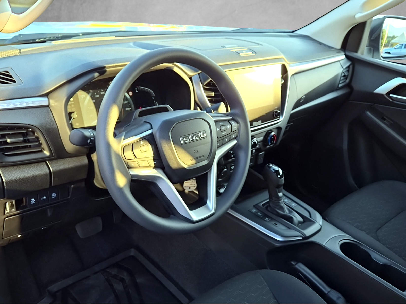 ISUZU D-MAX 2.2 CrewCab Evolution 4x4 AT-image-5