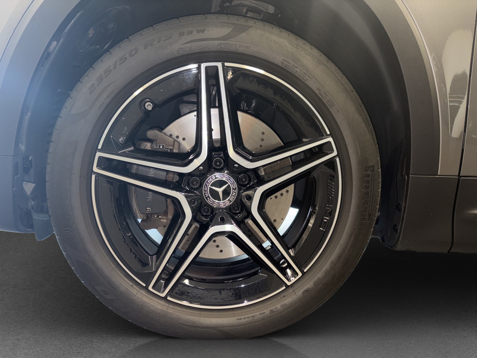 MERCEDES-BENZ GLB 250 AMG Line 4 MATIC 8G-Tronic-image-11