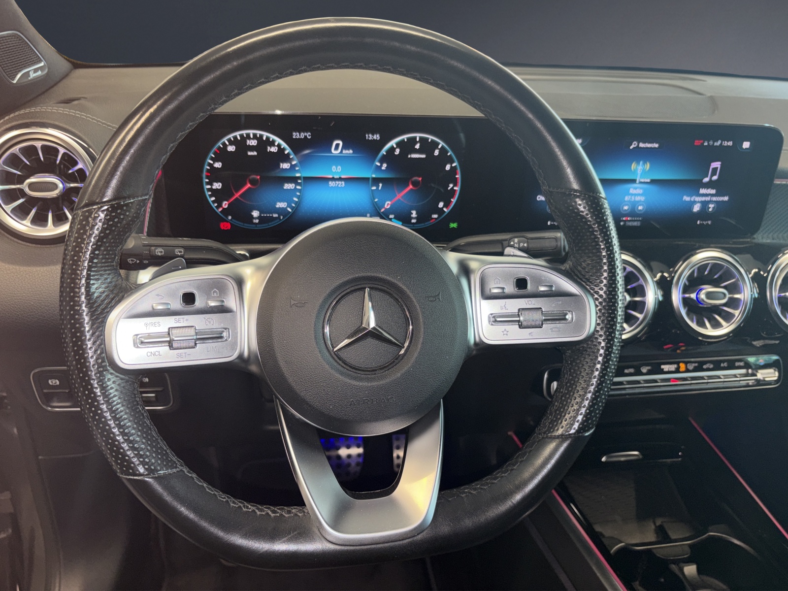 MERCEDES-BENZ GLB 250 AMG Line 4 MATIC 8G-Tronic-image-7