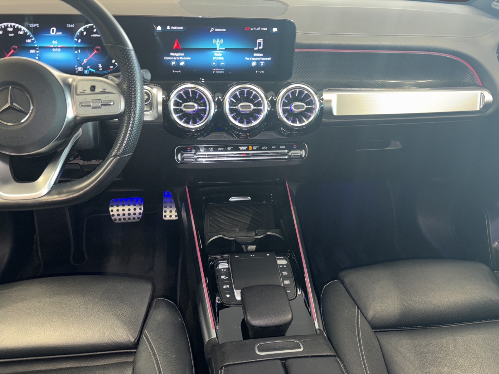 MERCEDES-BENZ GLB 250 AMG Line 4 MATIC 8G-Tronic-image-8