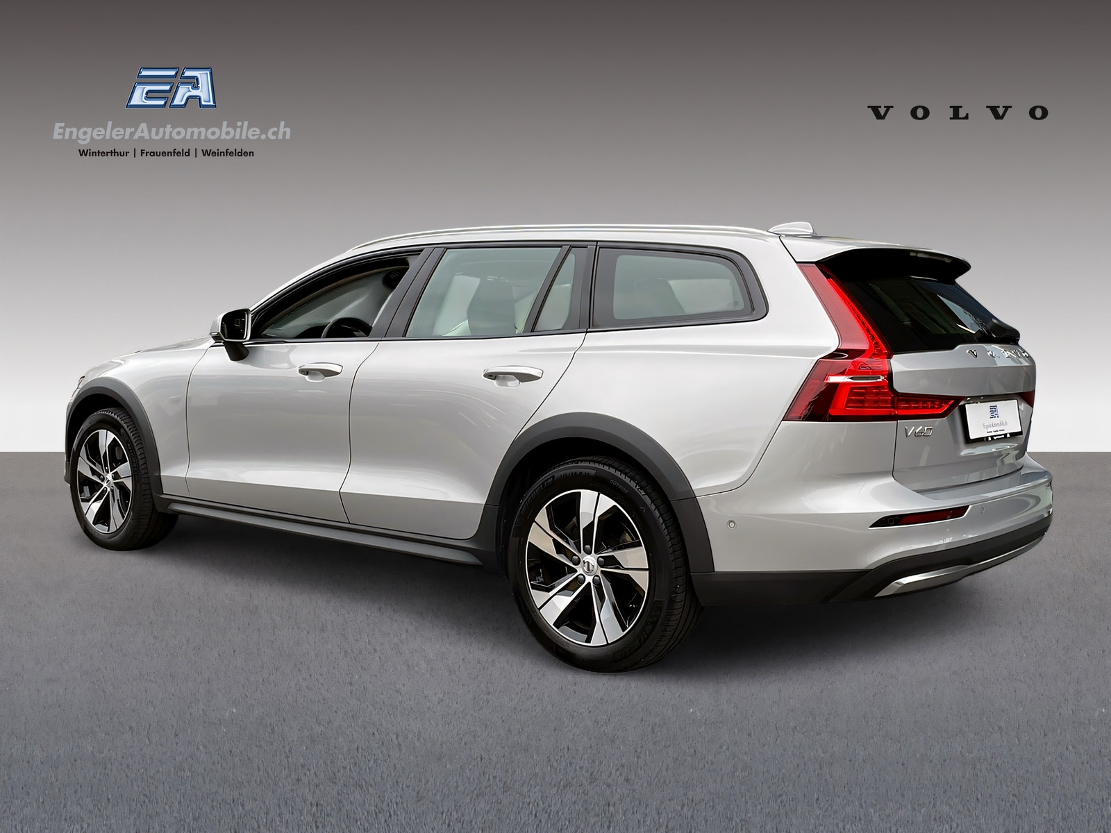 VOLVO V60 Cross Country 2.0 B4 Plus AWD-showroom-element-3