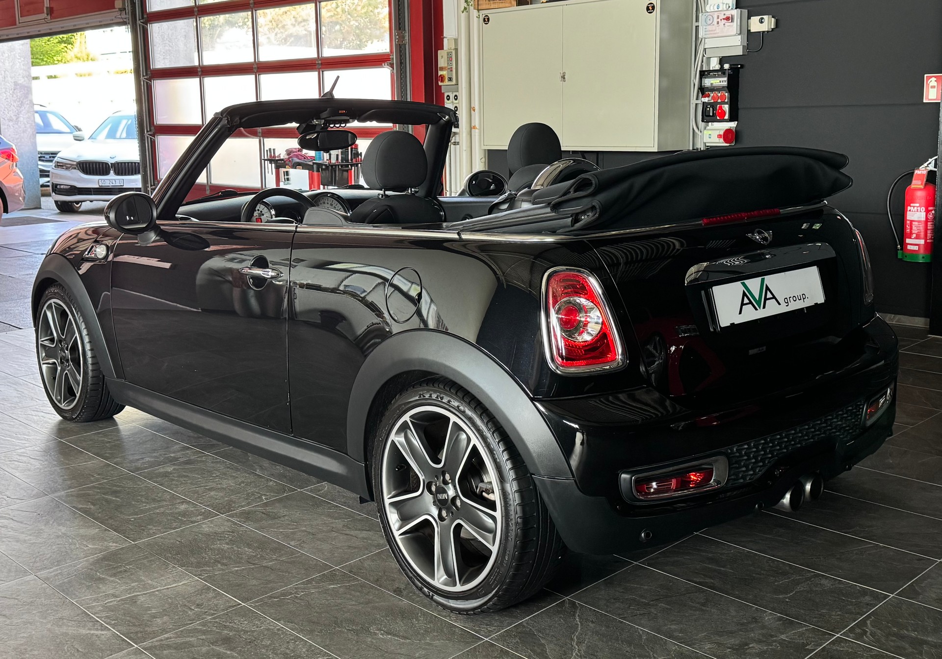 MINI Cooper S Cabriolet-image-6