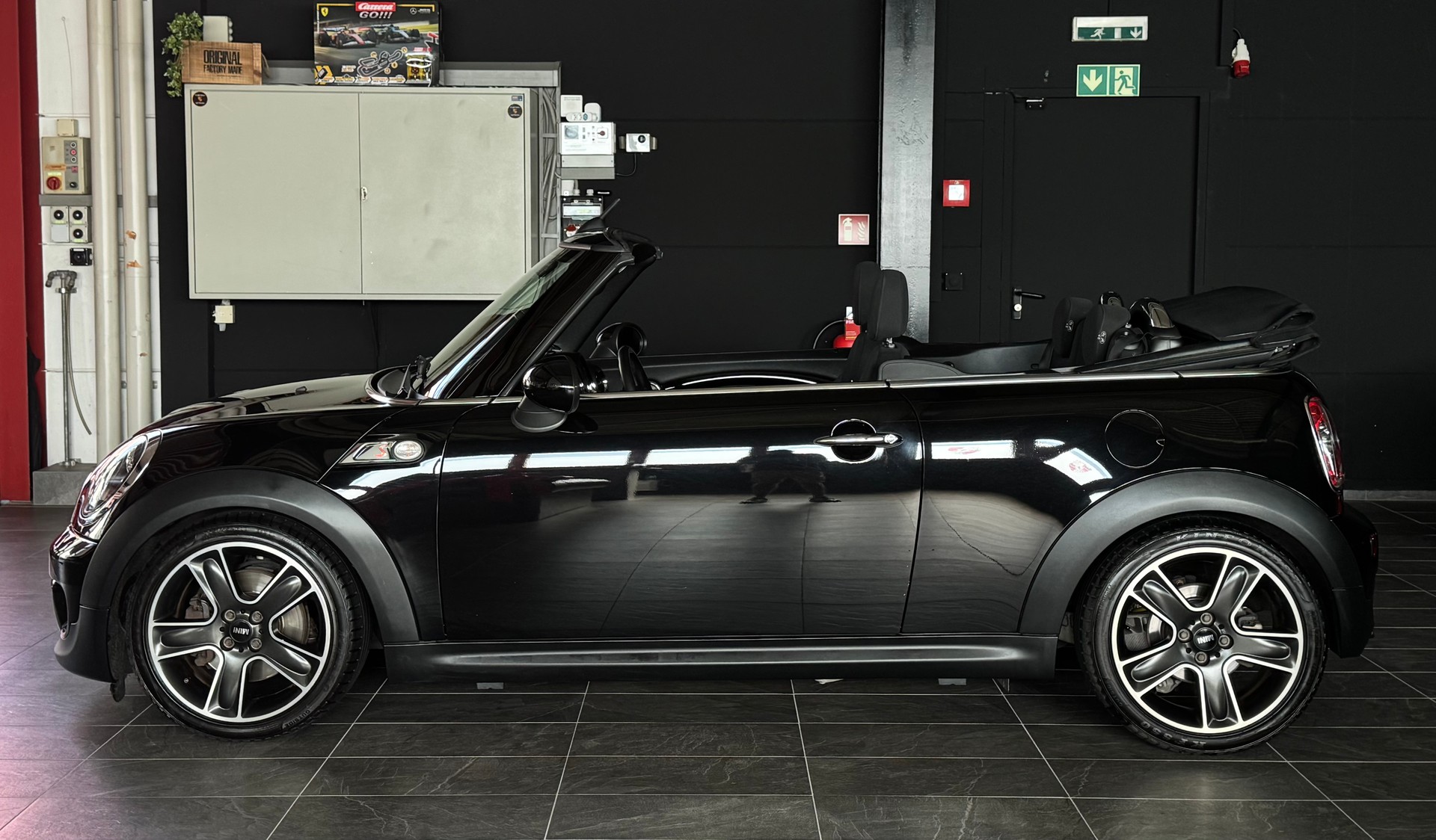 MINI Cooper S Cabriolet-image-4