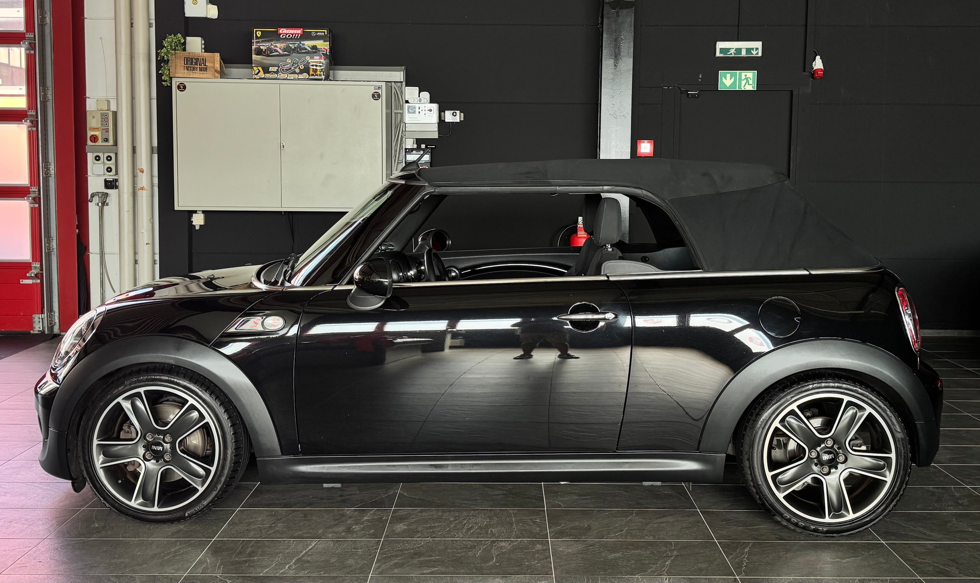MINI Cooper S Cabriolet-image-5