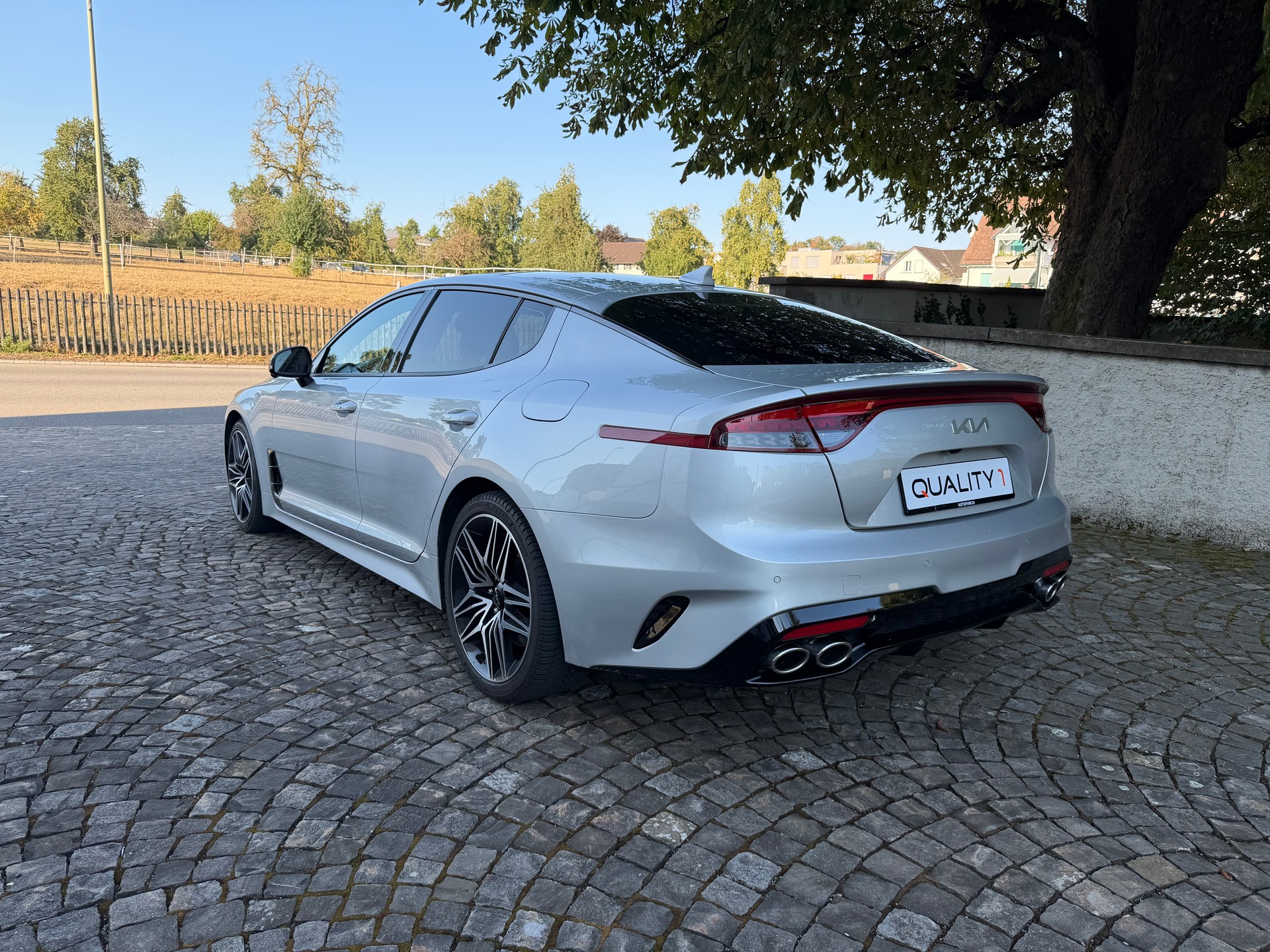 KIA Stinger 3.3 T-GDi GT Automat AWD / Ab MFK / Service gepflegt / Werksgarantie / Leder / Head up / Navi-image-6