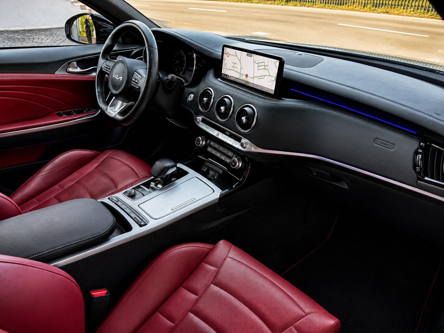 KIA Stinger 3.3 T-GDi GT Automat AWD / Ab MFK / Service gepflegt / Werksgarantie / Leder / Head up / Navi-image-9