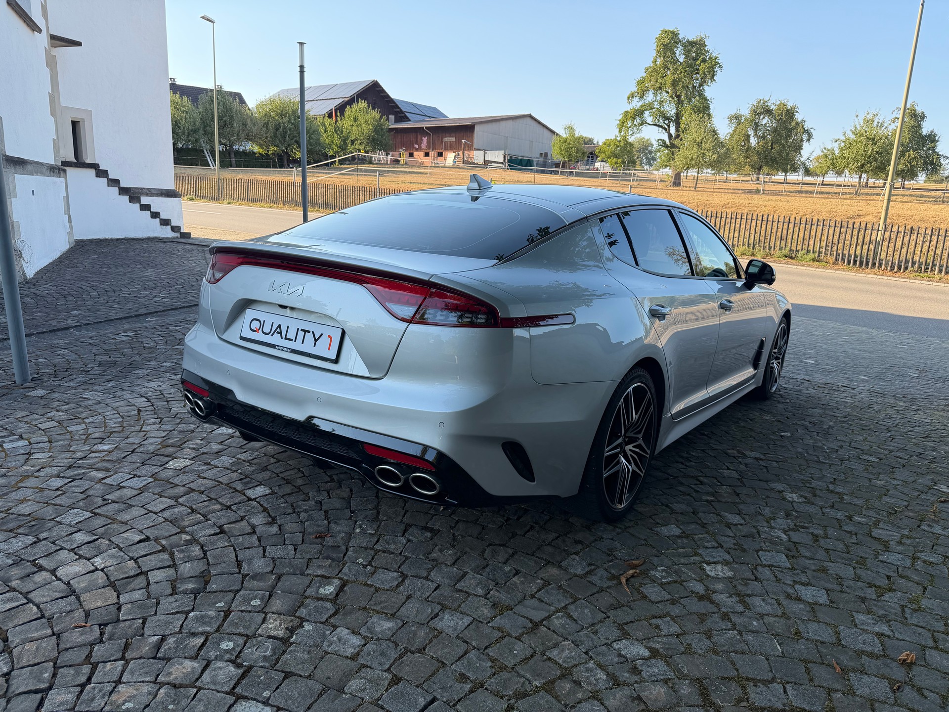 KIA Stinger 3.3 T-GDi GT Automat AWD / Ab MFK / Service gepflegt / Werksgarantie / Leder / Head up / Navi-image-4