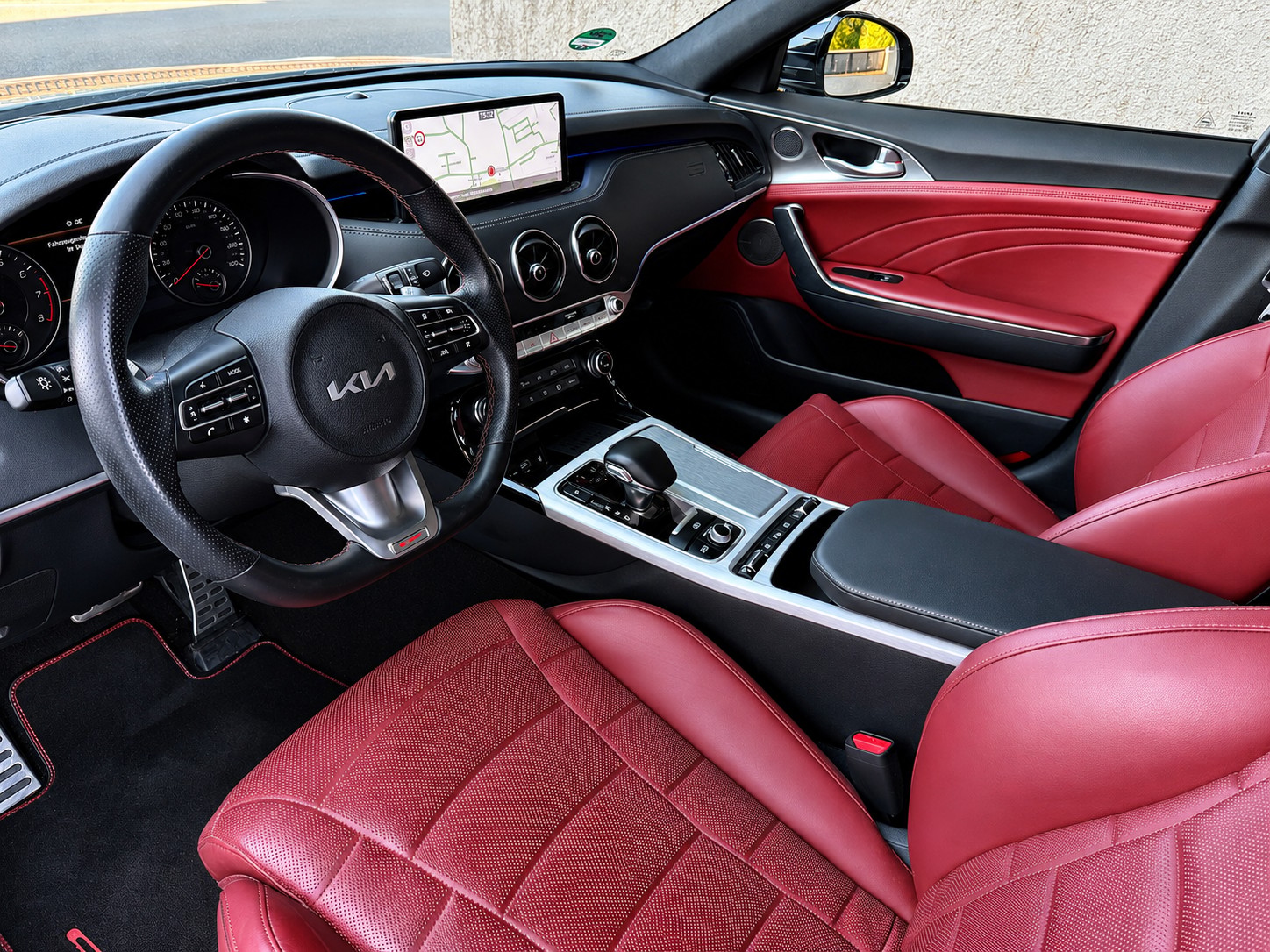 KIA Stinger 3.3 T-GDi GT Automat AWD / Ab MFK / Service gepflegt / Werksgarantie / Leder / Head up / Navi-image-8
