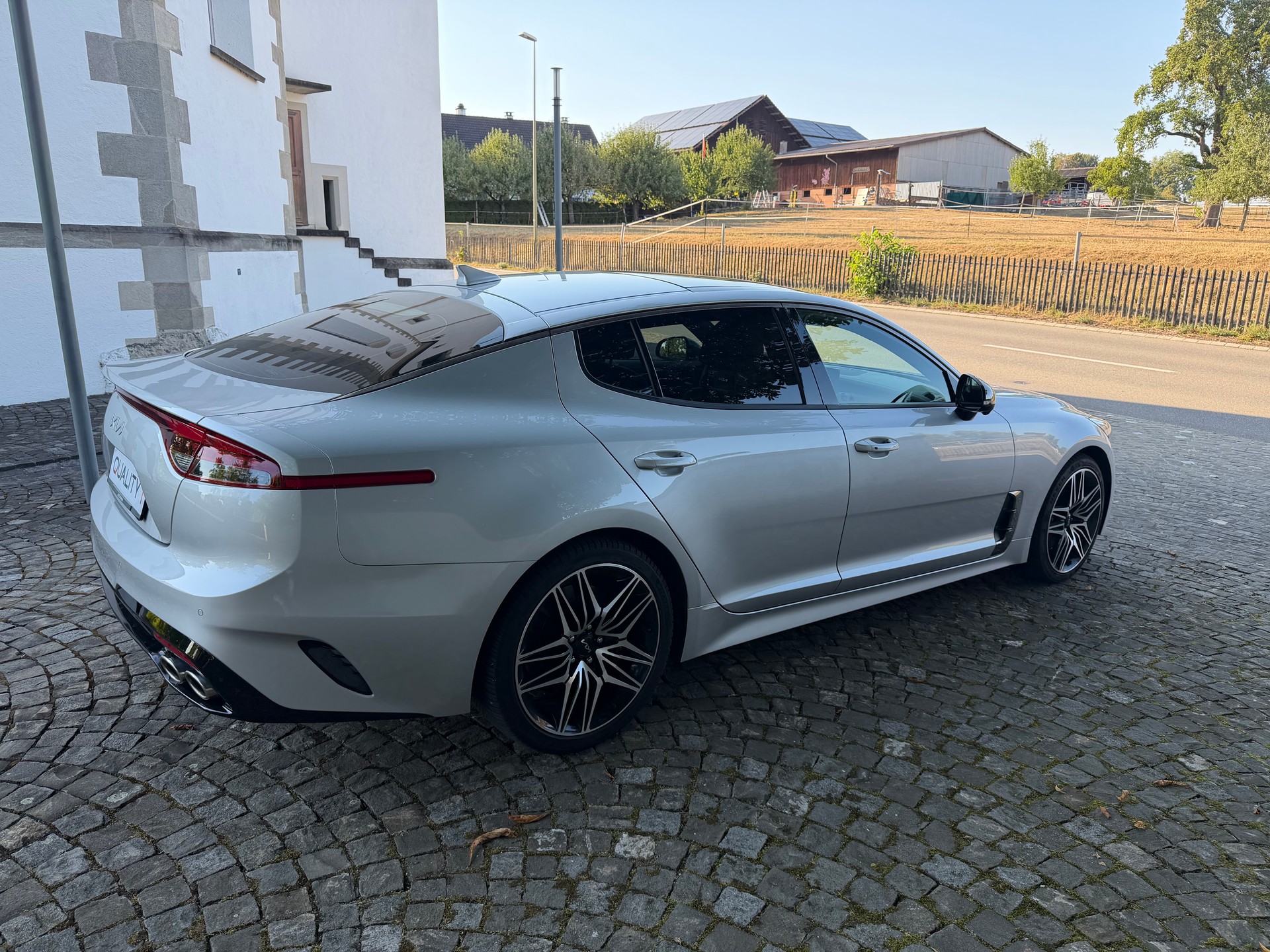 KIA Stinger 3.3 T-GDi GT Automat AWD / Ab MFK / Service gepflegt / Werksgarantie / Leder / Head up / Navi-image-3