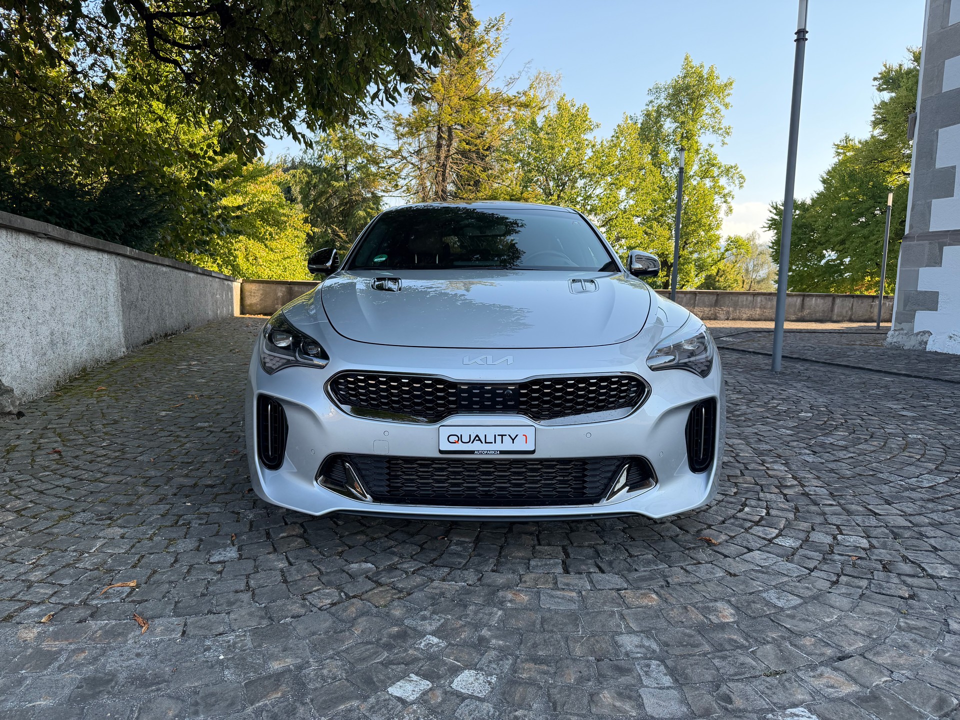 KIA Stinger 3.3 T-GDi GT Automat AWD / Ab MFK / Service gepflegt / Werksgarantie / Leder / Head up / Navi-image-1