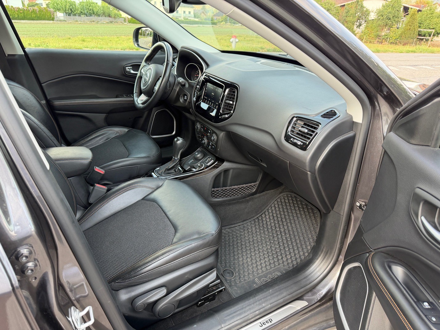 JEEP Compass 1.4 Turbo Limited AWD 9ATX-image-9