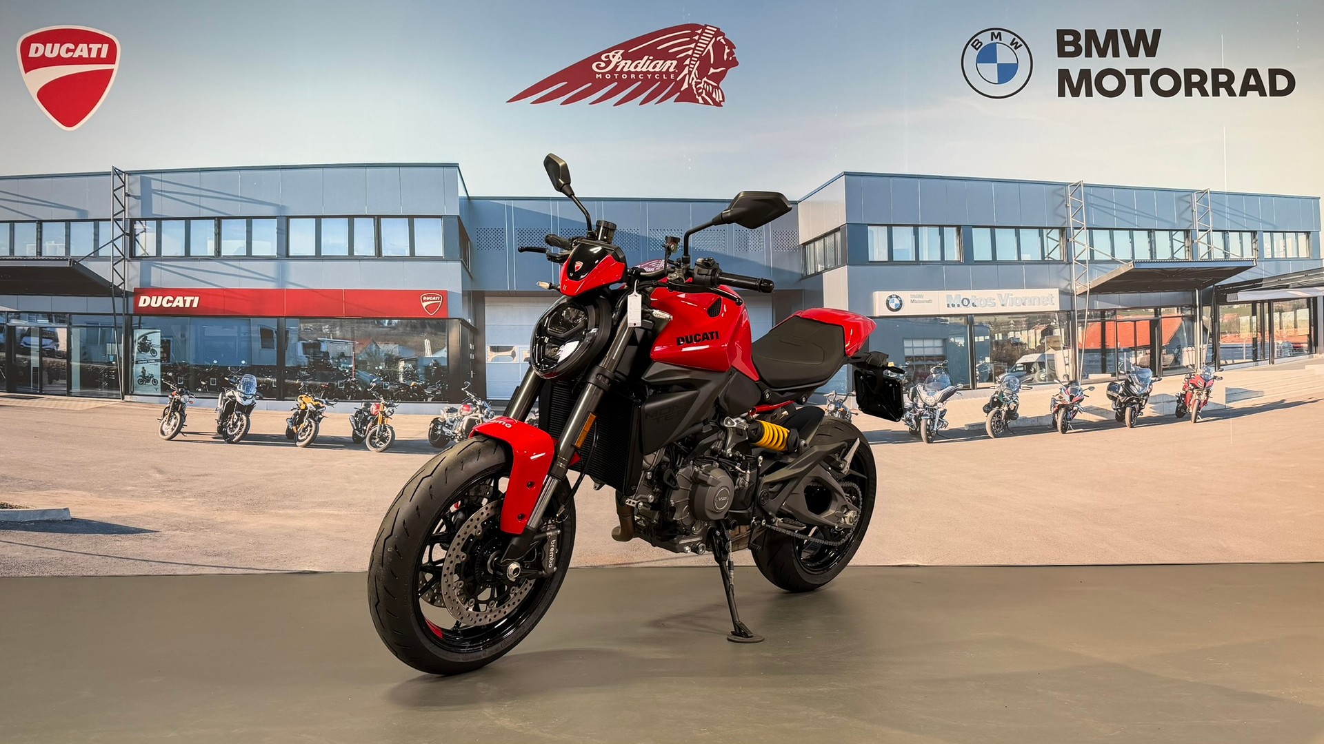 DUCATI Monster+ 890-showroom-element-2