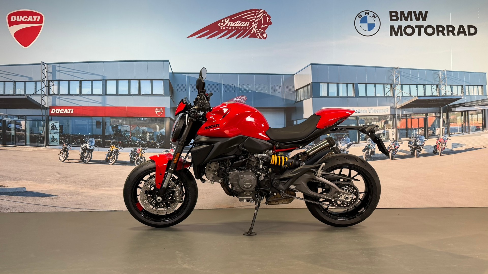 DUCATI Monster+ 890-showroom-element-3