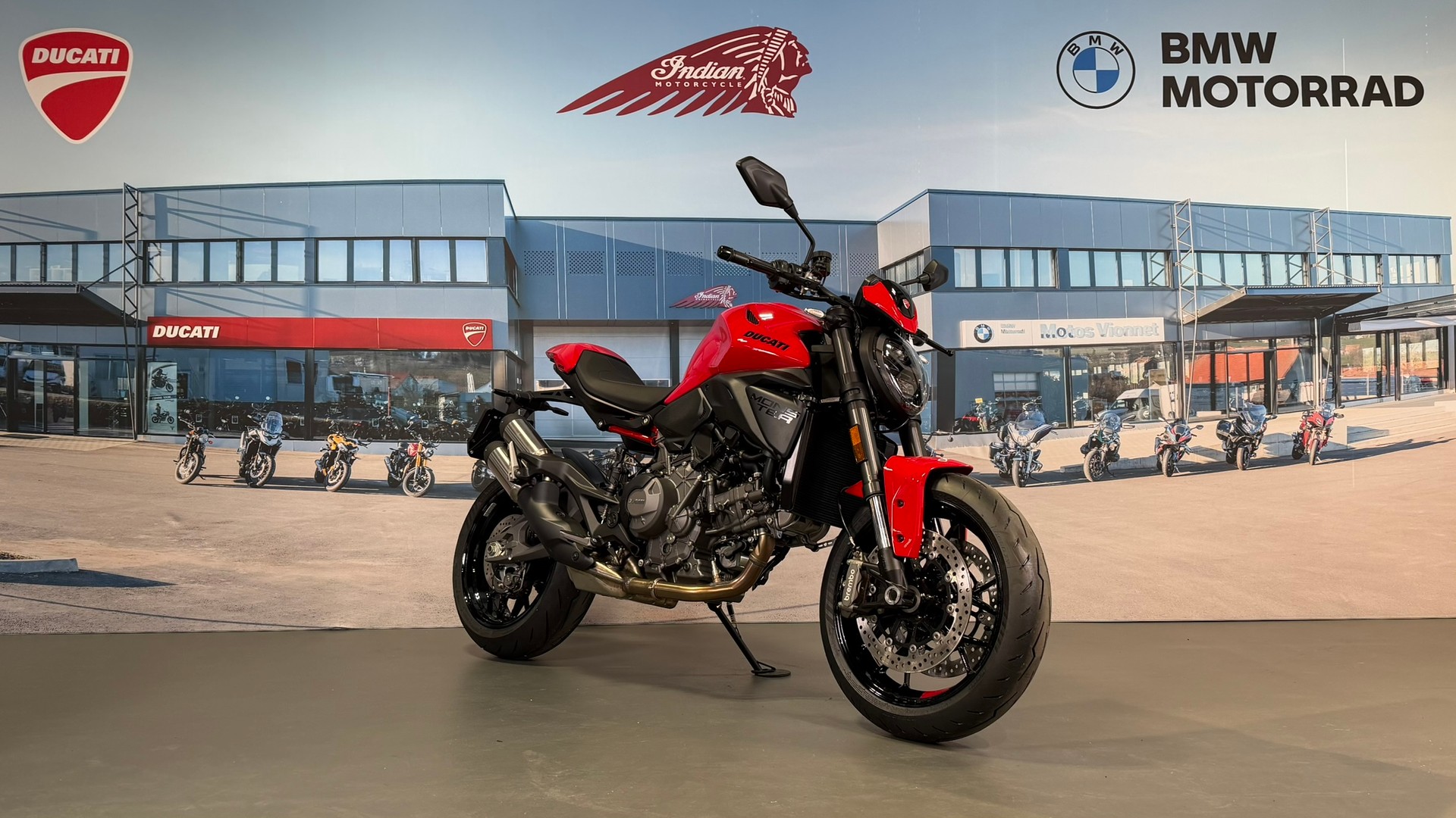 DUCATI Monster+ 890
