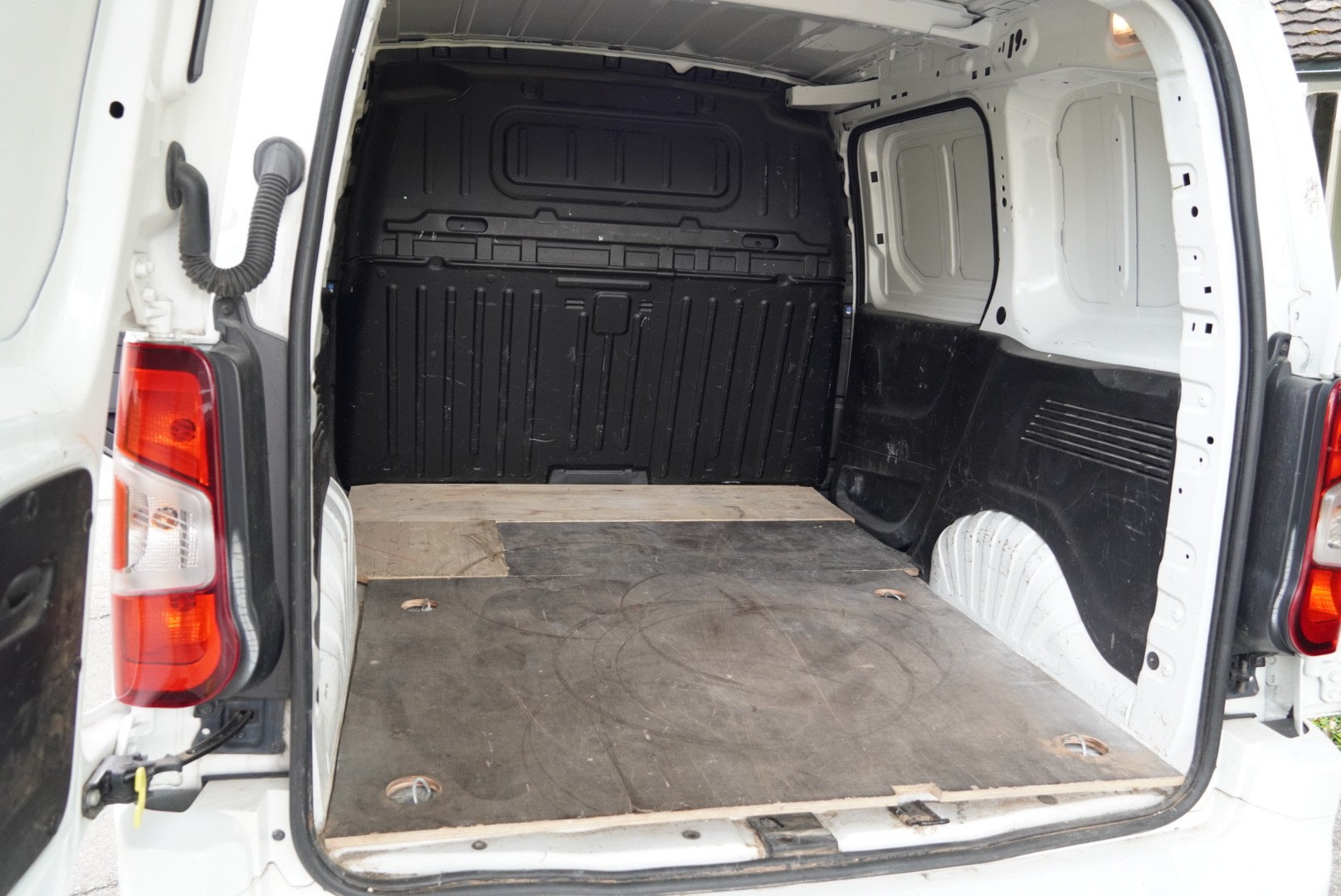 OPEL Combo 1.5 Dynamic start/stop A-image-9