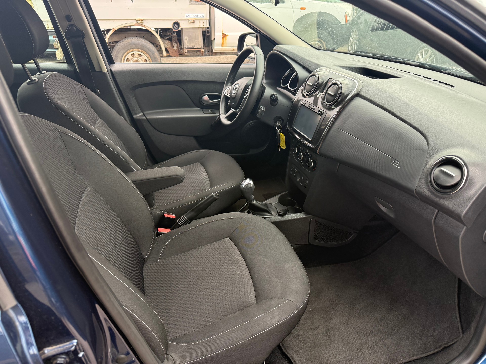 DACIA Logan MCV 0.9 Lauréate Automatic-image-13