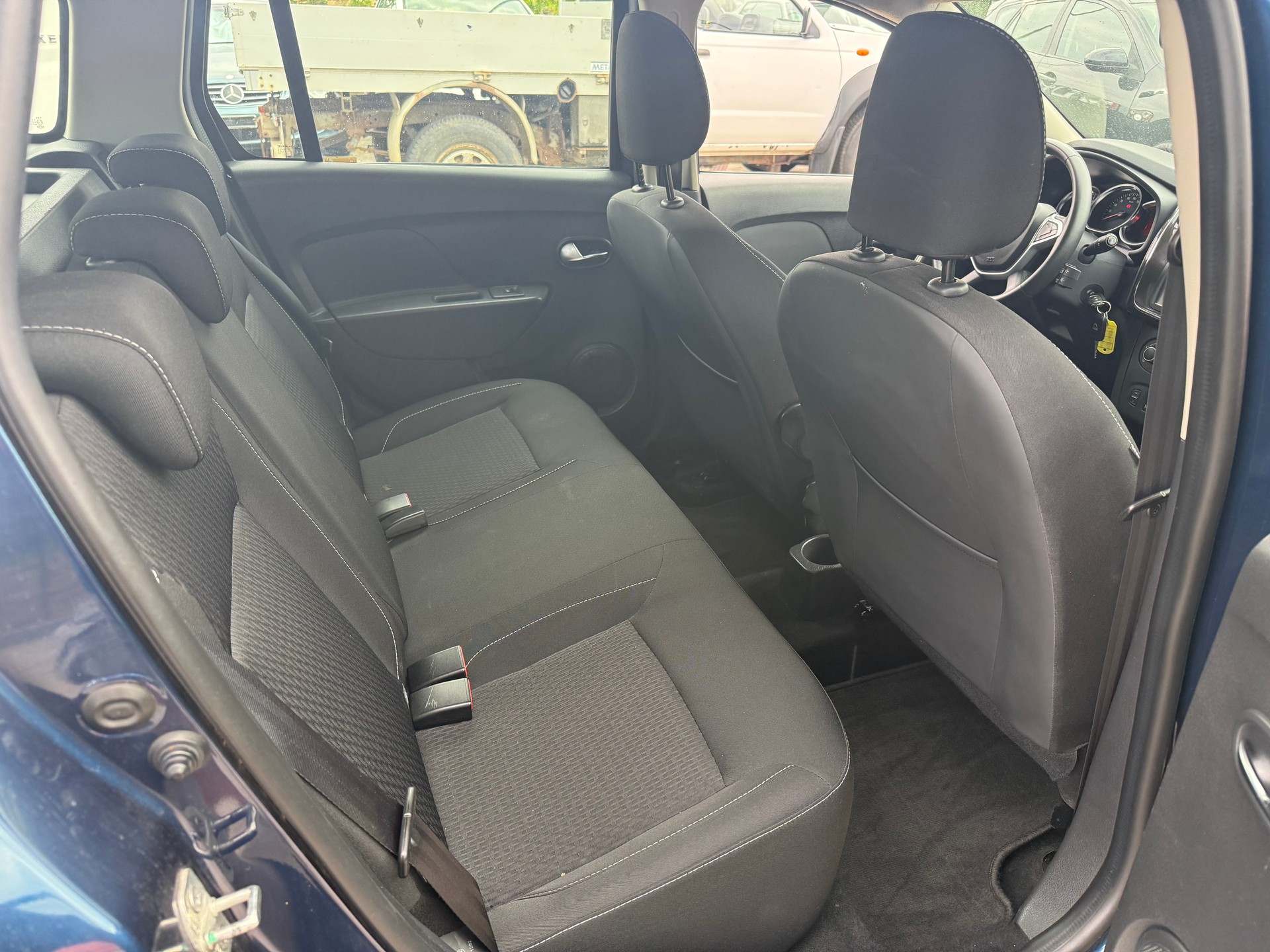 DACIA Logan MCV 0.9 Lauréate Automatic-image-12