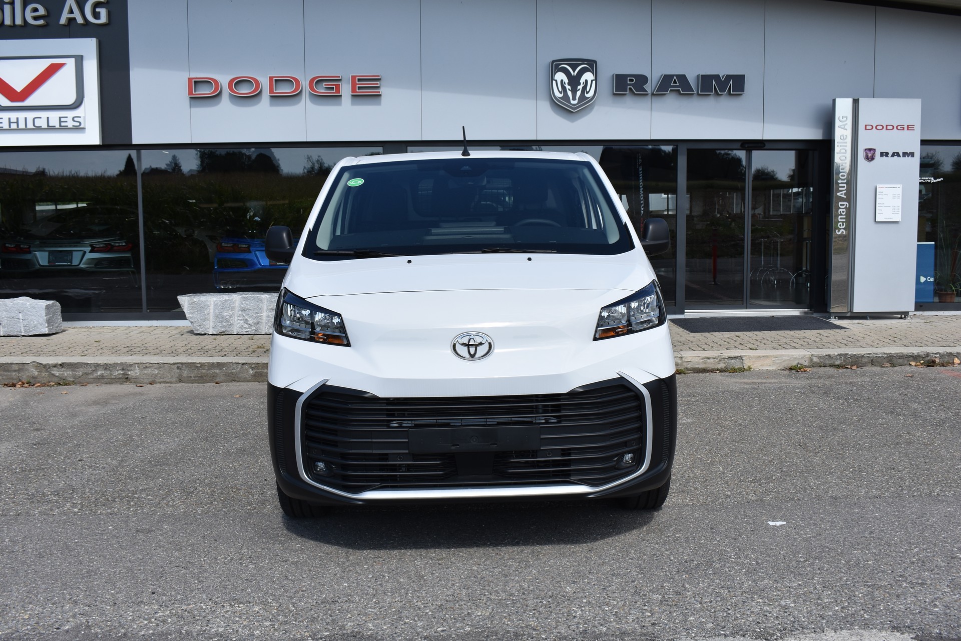 TOYOTA Proace EV 75kWh Medium Active-image-0