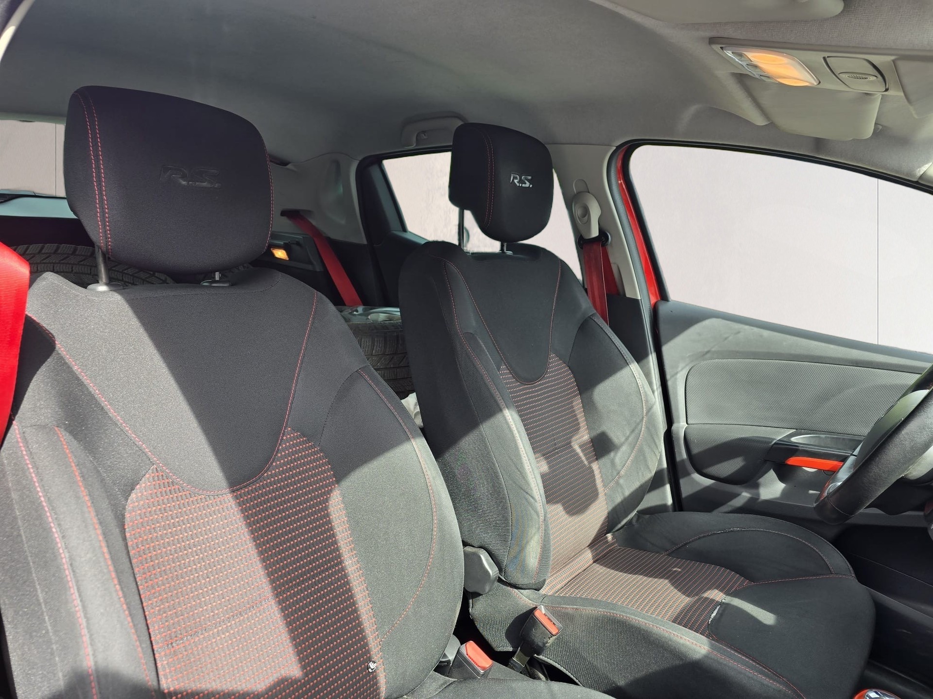 RENAULT Clio 1.6 T RS 200 EDC-image-12