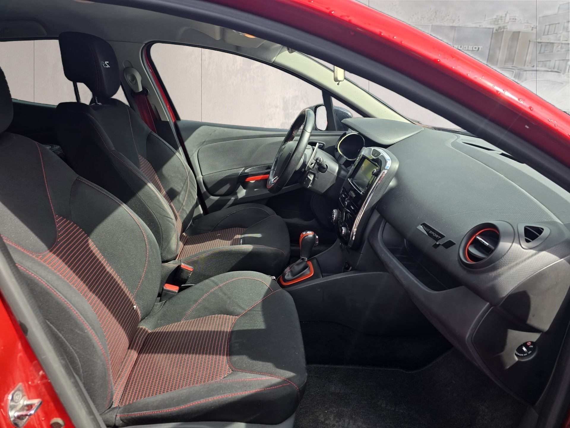 RENAULT Clio 1.6 T RS 200 EDC-image-14